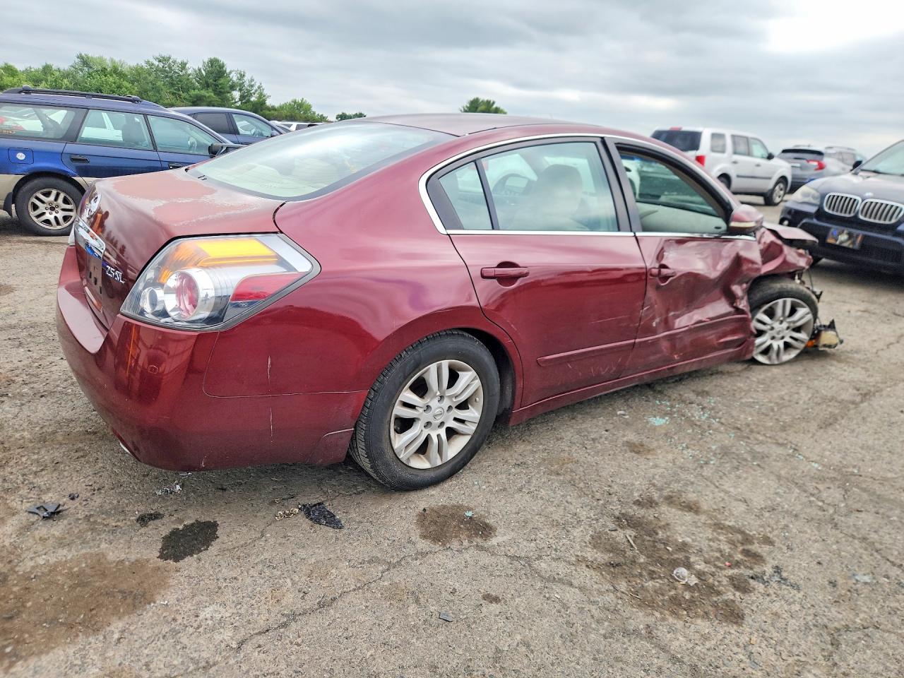2010 Nissan Altima 2.5 Red vin: 1N4AL2AP5AN518618
