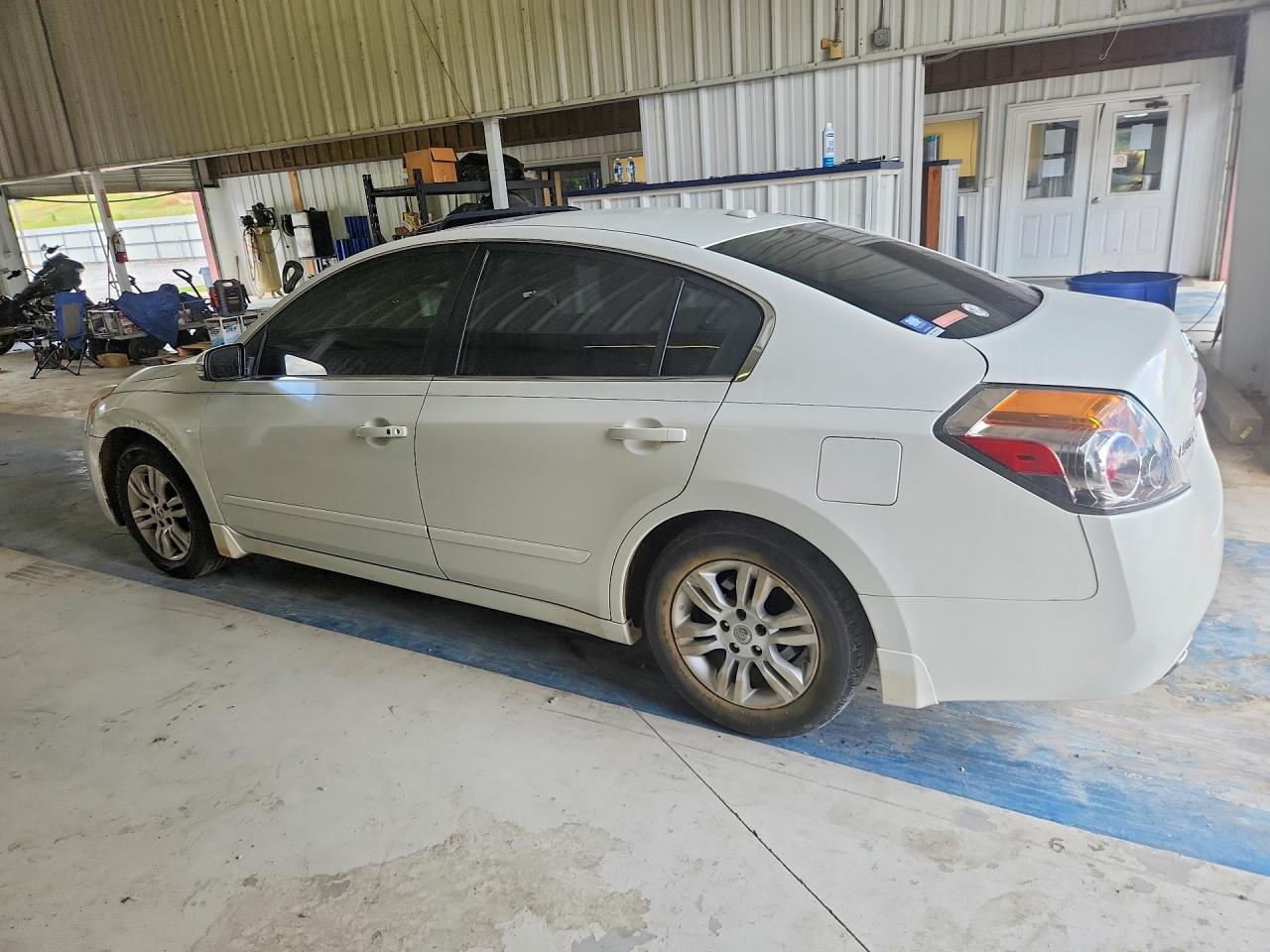 2010 Nissan Altima 2.5 White vin: 1N4AL2AP5AN544183