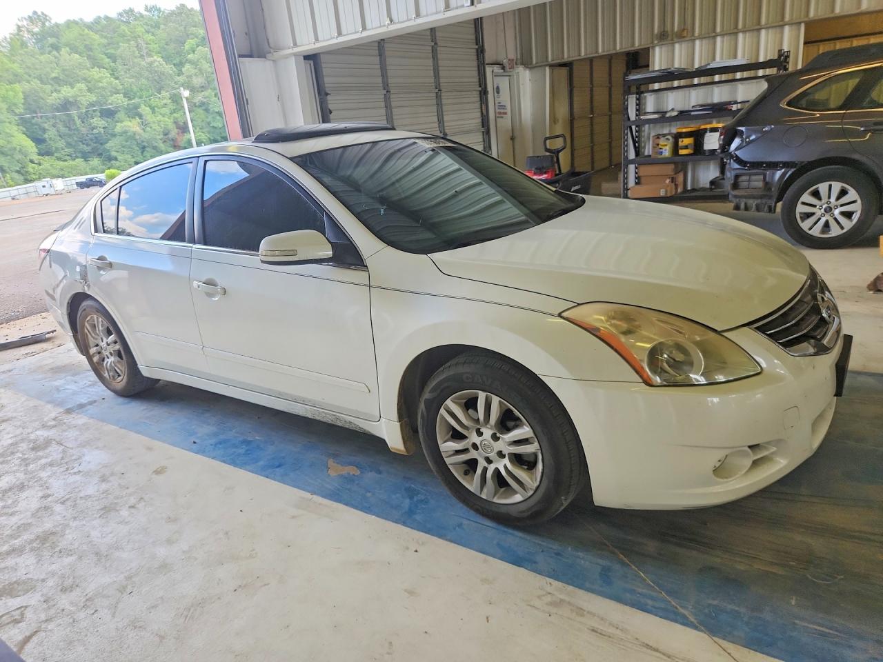 2010 Nissan Altima 2.5 White vin: 1N4AL2AP5AN544183