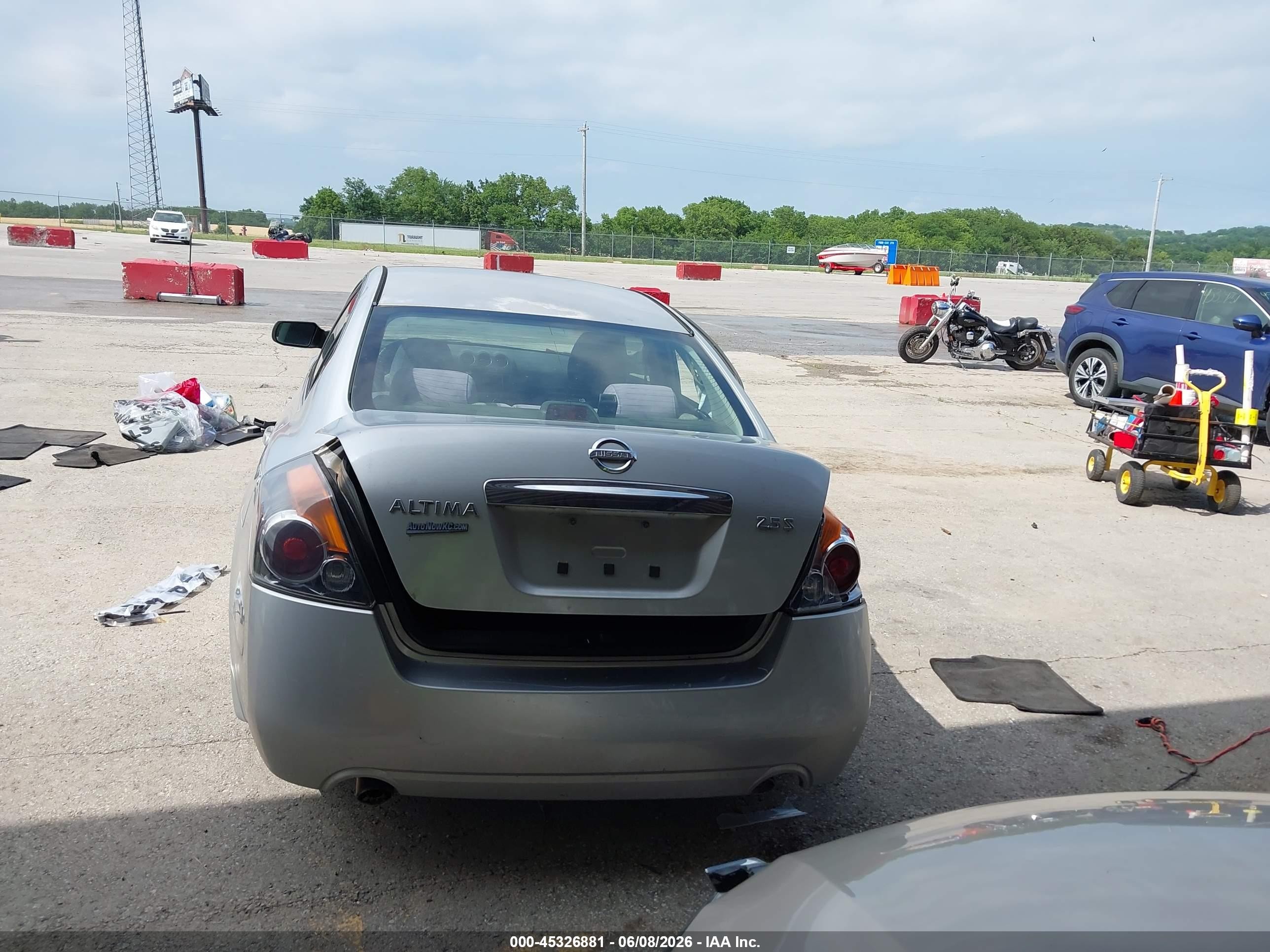 2010 Nissan Altima 2.5 S Silver vin: 1N4AL2AP5AN566541