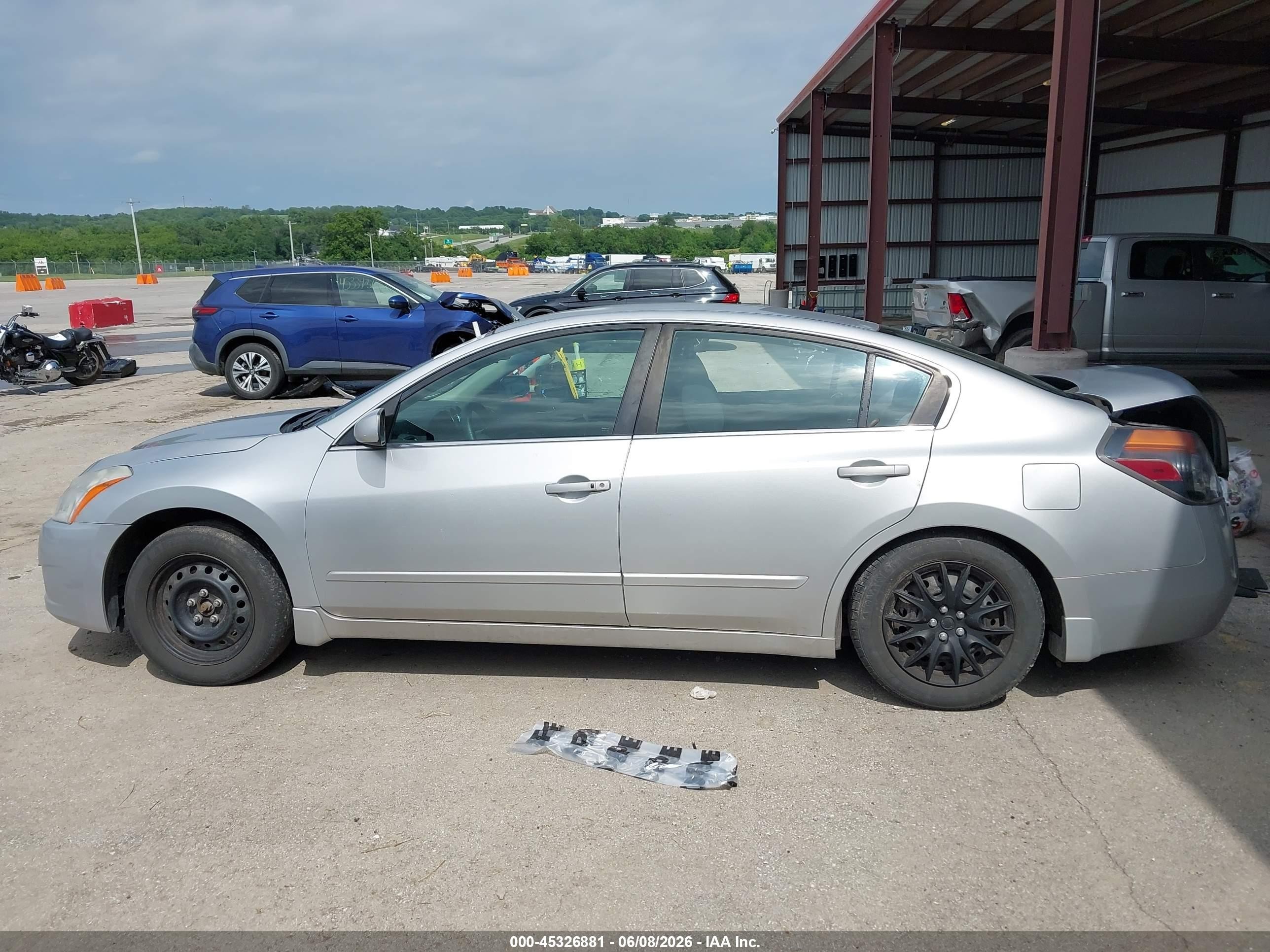 2010 Nissan Altima 2.5 S Silver vin: 1N4AL2AP5AN566541