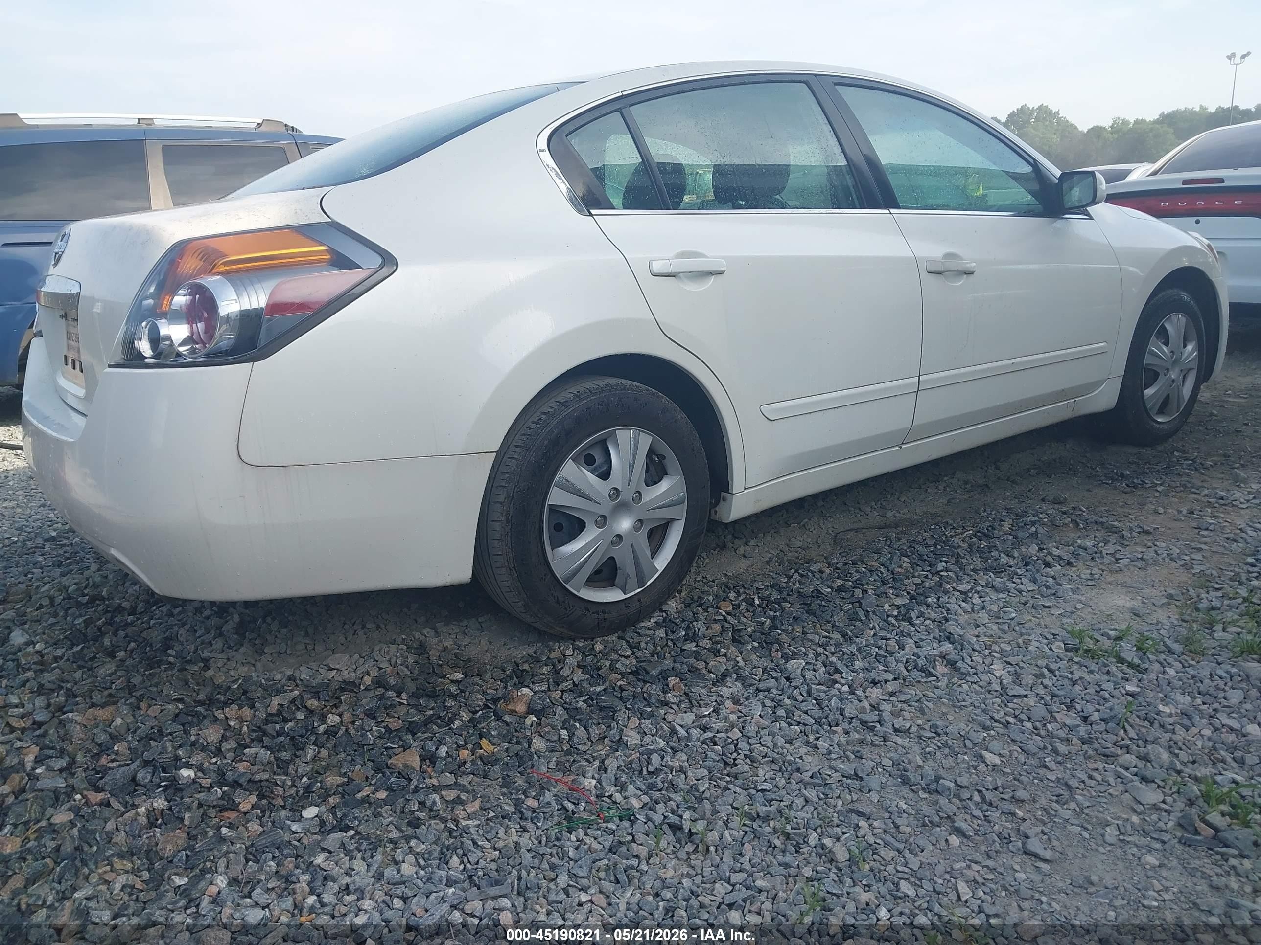 2011 Nissan Altima 2.5 White vin: 1N4AL2AP5BN415409