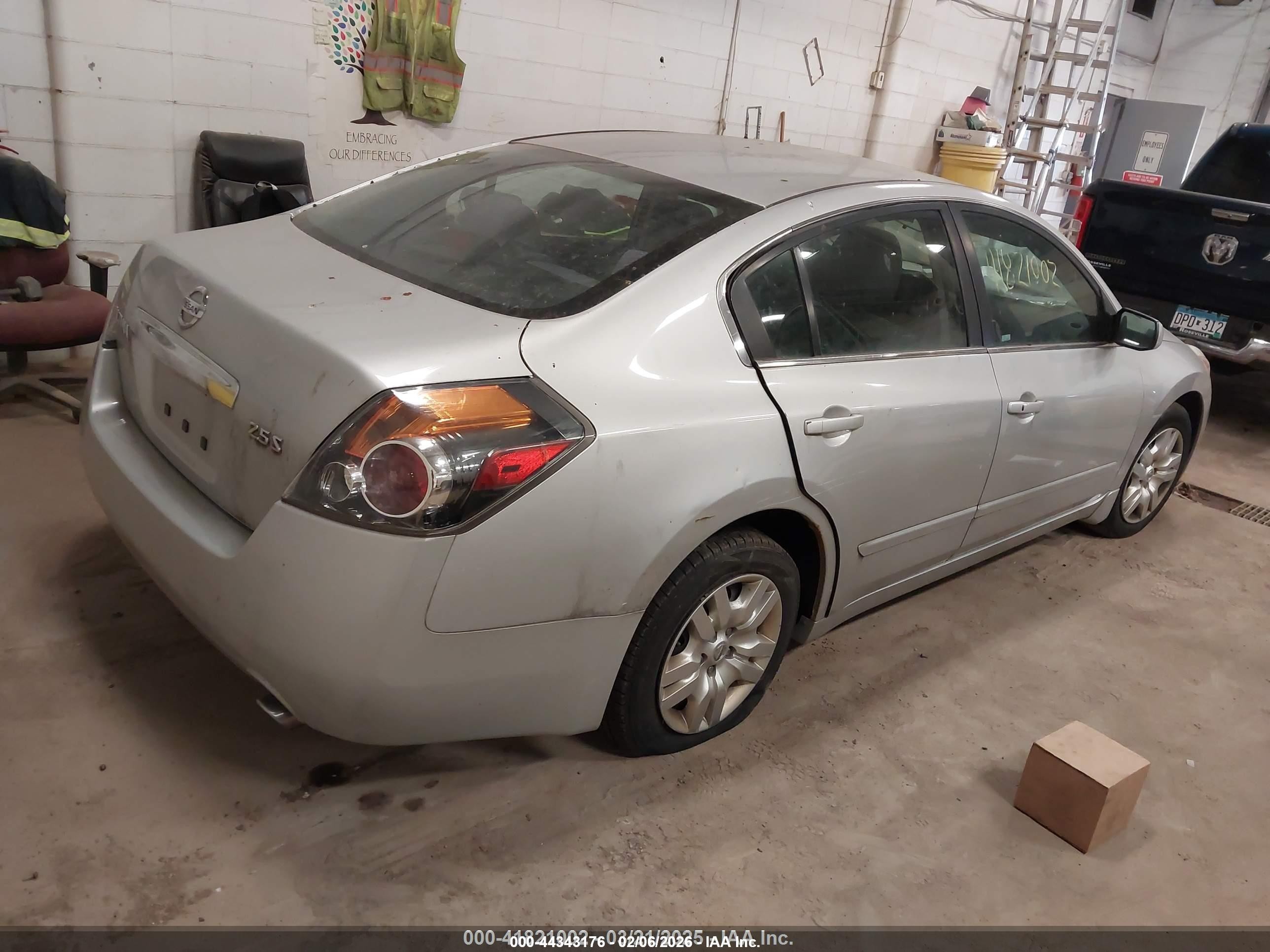 2011 Nissan Altima 2.5 S Silver vin: 1N4AL2AP5BN487503