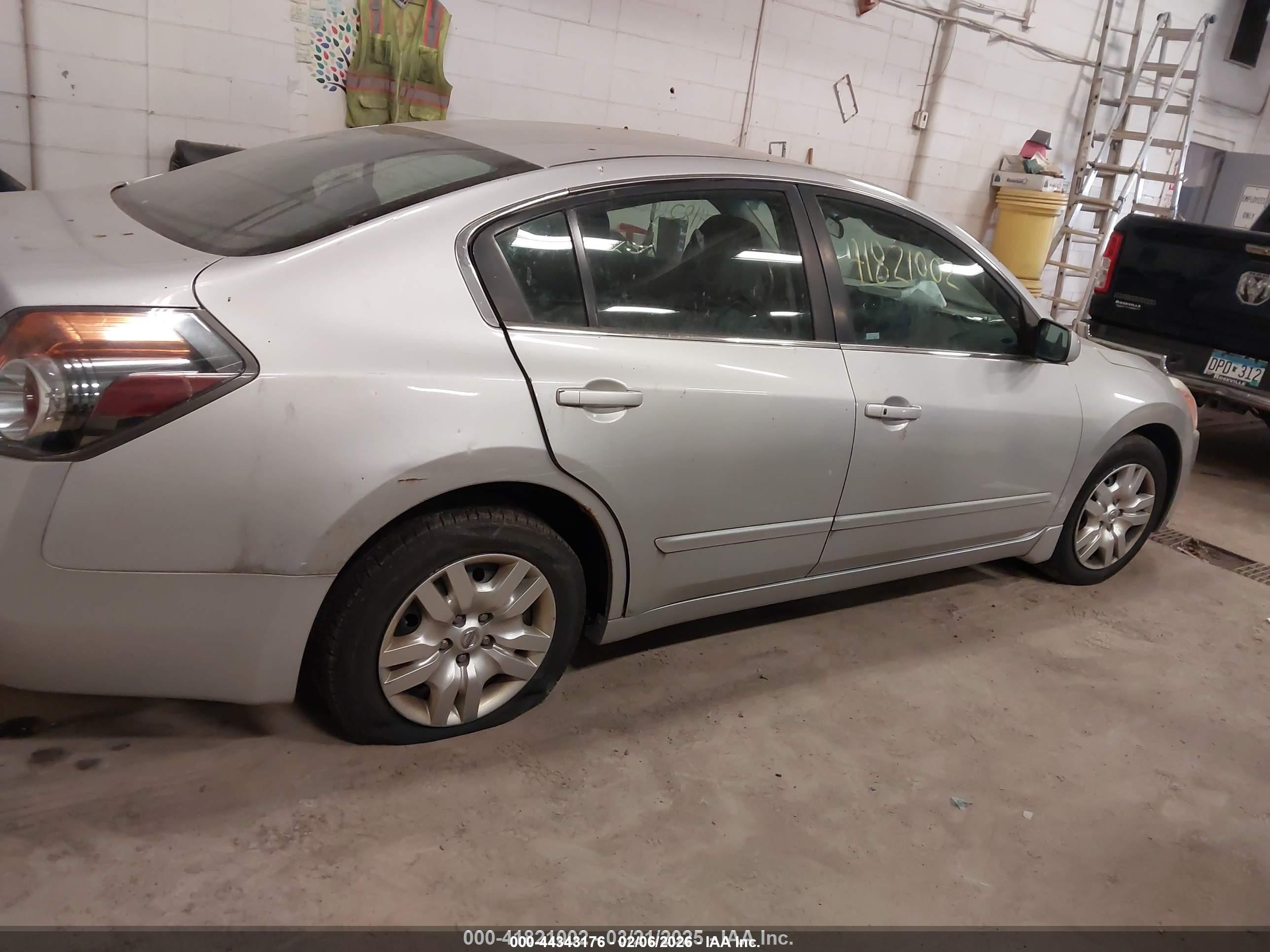 2011 Nissan Altima 2.5 S Silver vin: 1N4AL2AP5BN487503