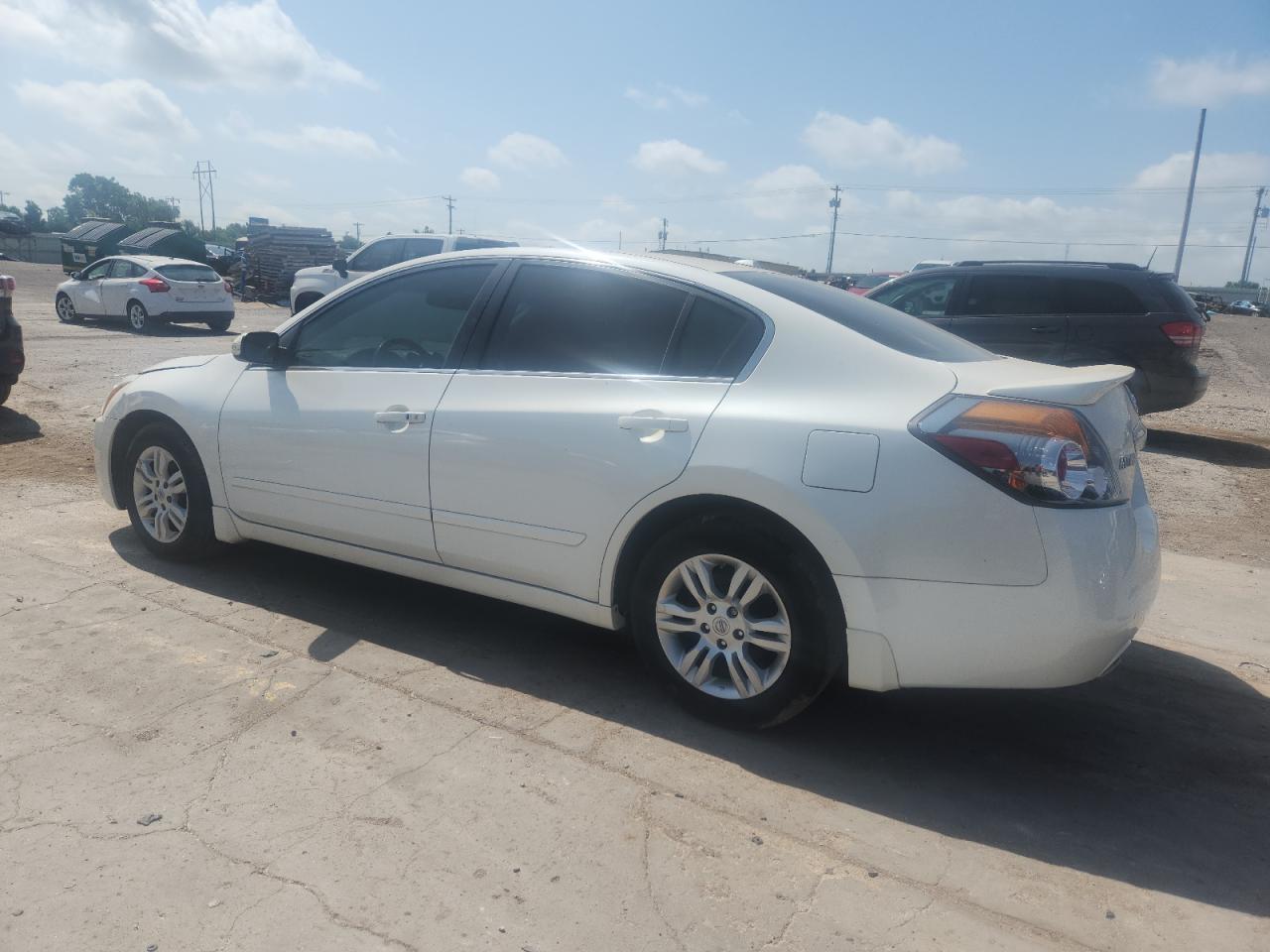 2011 Nissan Altima Base Белый vin: 1N4AL2AP5BN489512