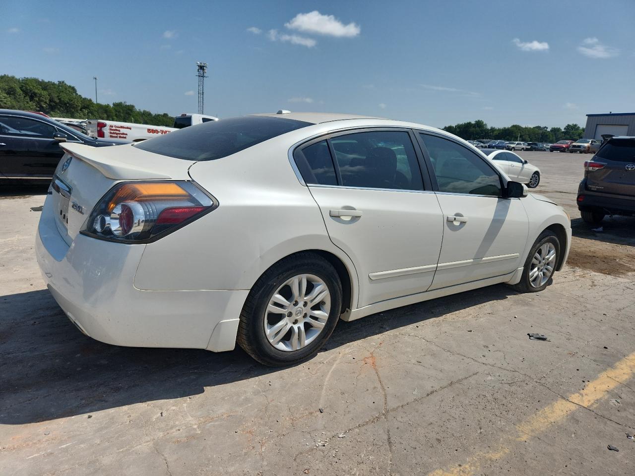 2011 Nissan Altima Base Белый vin: 1N4AL2AP5BN489512