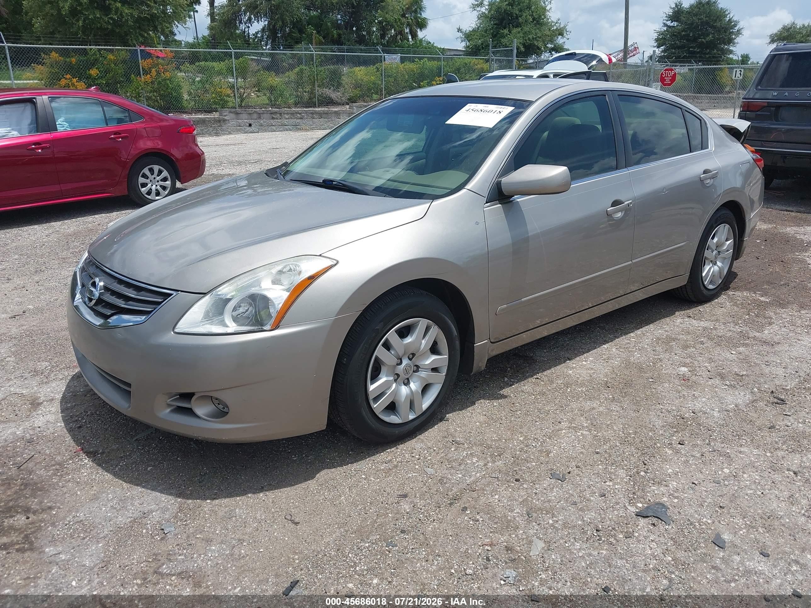 2012 Nissan Altima 2.5 S Beige vin: 1N4AL2AP5CC114913