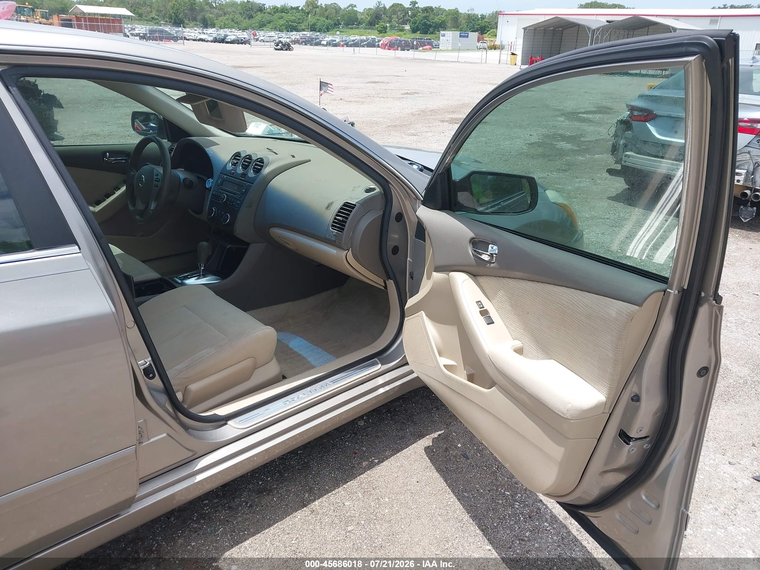 2012 Nissan Altima 2.5 S Beige vin: 1N4AL2AP5CC114913