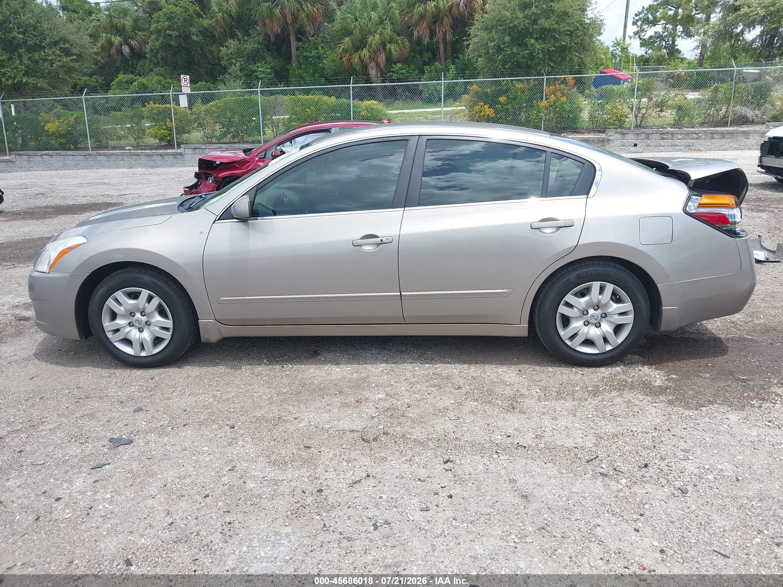 2012 Nissan Altima 2.5 S Beige vin: 1N4AL2AP5CC114913