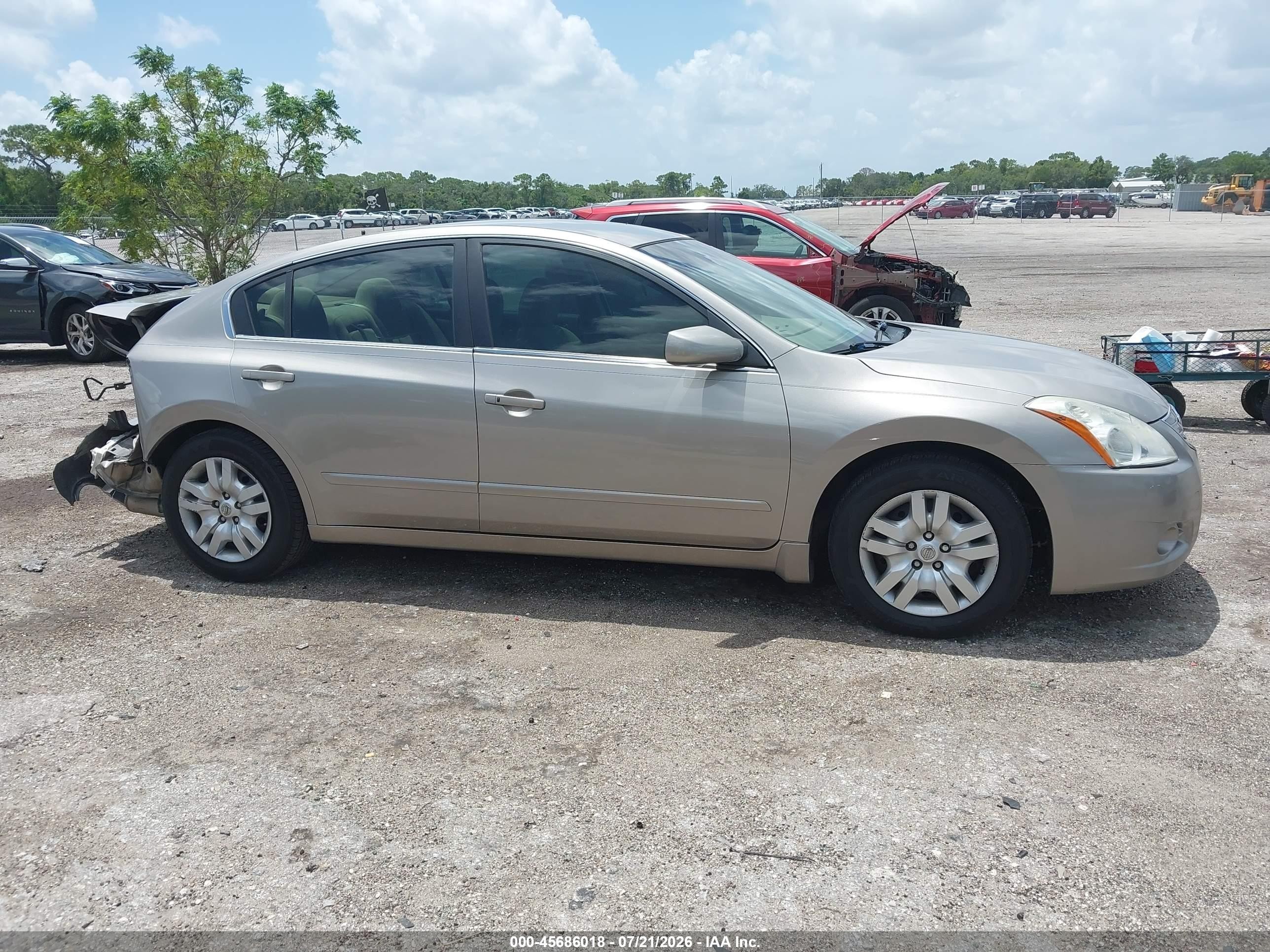 2012 Nissan Altima 2.5 S Beige vin: 1N4AL2AP5CC114913