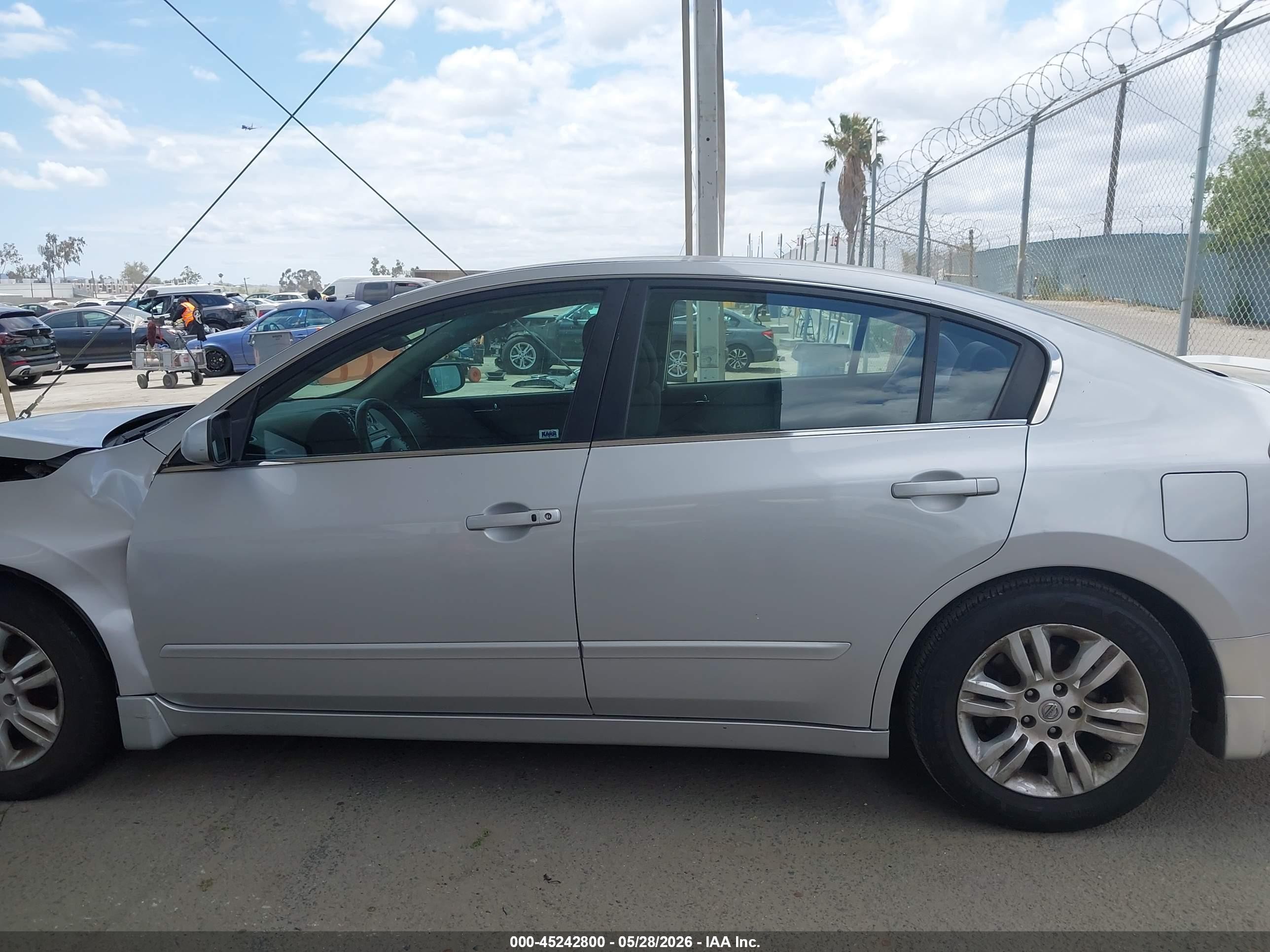 2012 Nissan Altima 2.5 S Silver vin: 1N4AL2AP5CN571287