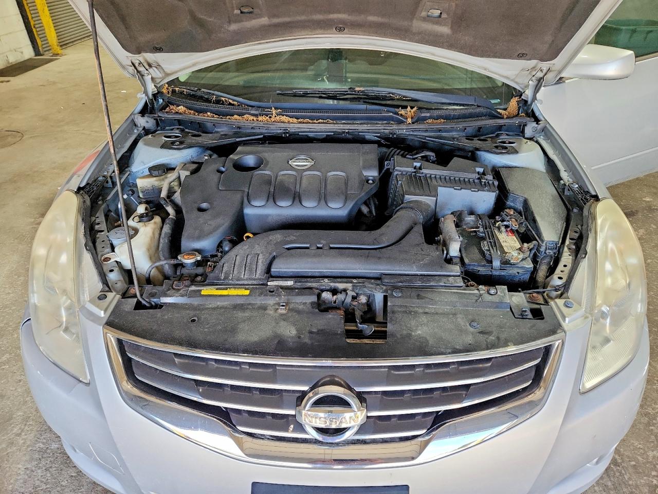 2010 Nissan Altima 2.5 Silver vin: 1N4AL2AP6AC143060