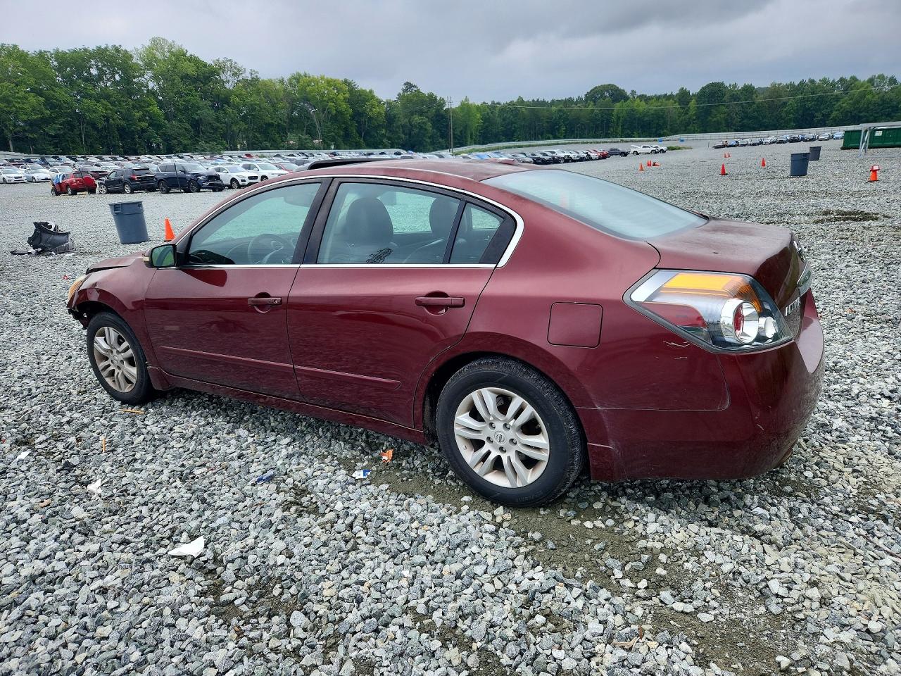2010 Nissan Altima 2.5 Red vin: 1N4AL2AP6AC162935