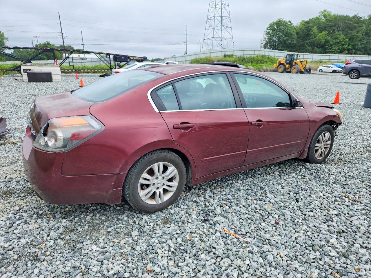 2010 Nissan Altima 2.5 Red vin: 1N4AL2AP6AC162935