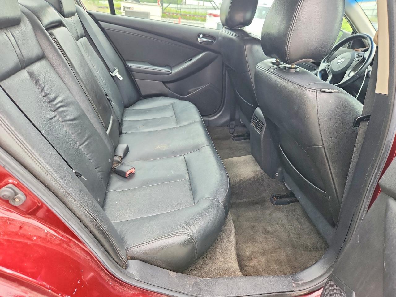 2010 Nissan Altima 2.5 Red vin: 1N4AL2AP6AC162935