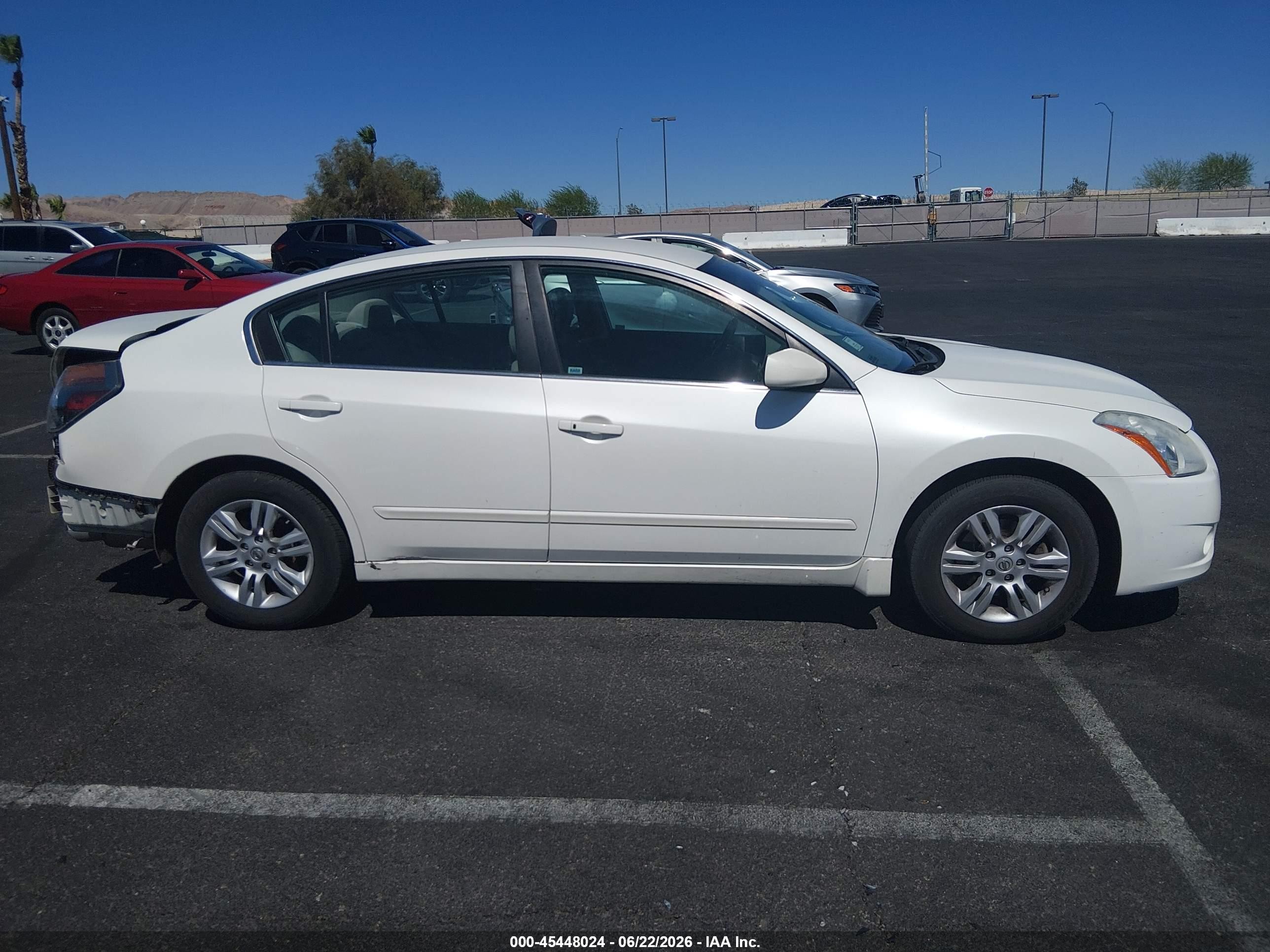 2010 Nissan Altima 2.5 S White vin: 1N4AL2AP6AN428958
