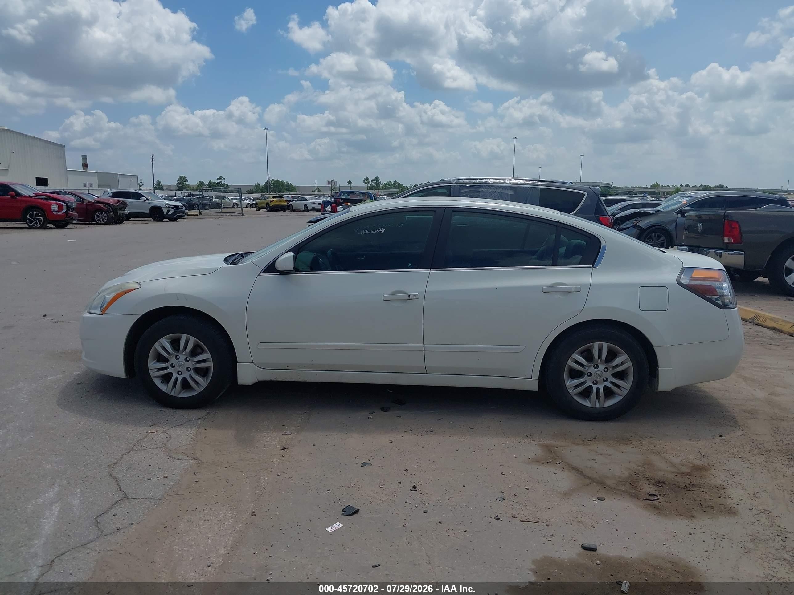 2010 Nissan Altima 2.5 S White vin: 1N4AL2AP6AN456923