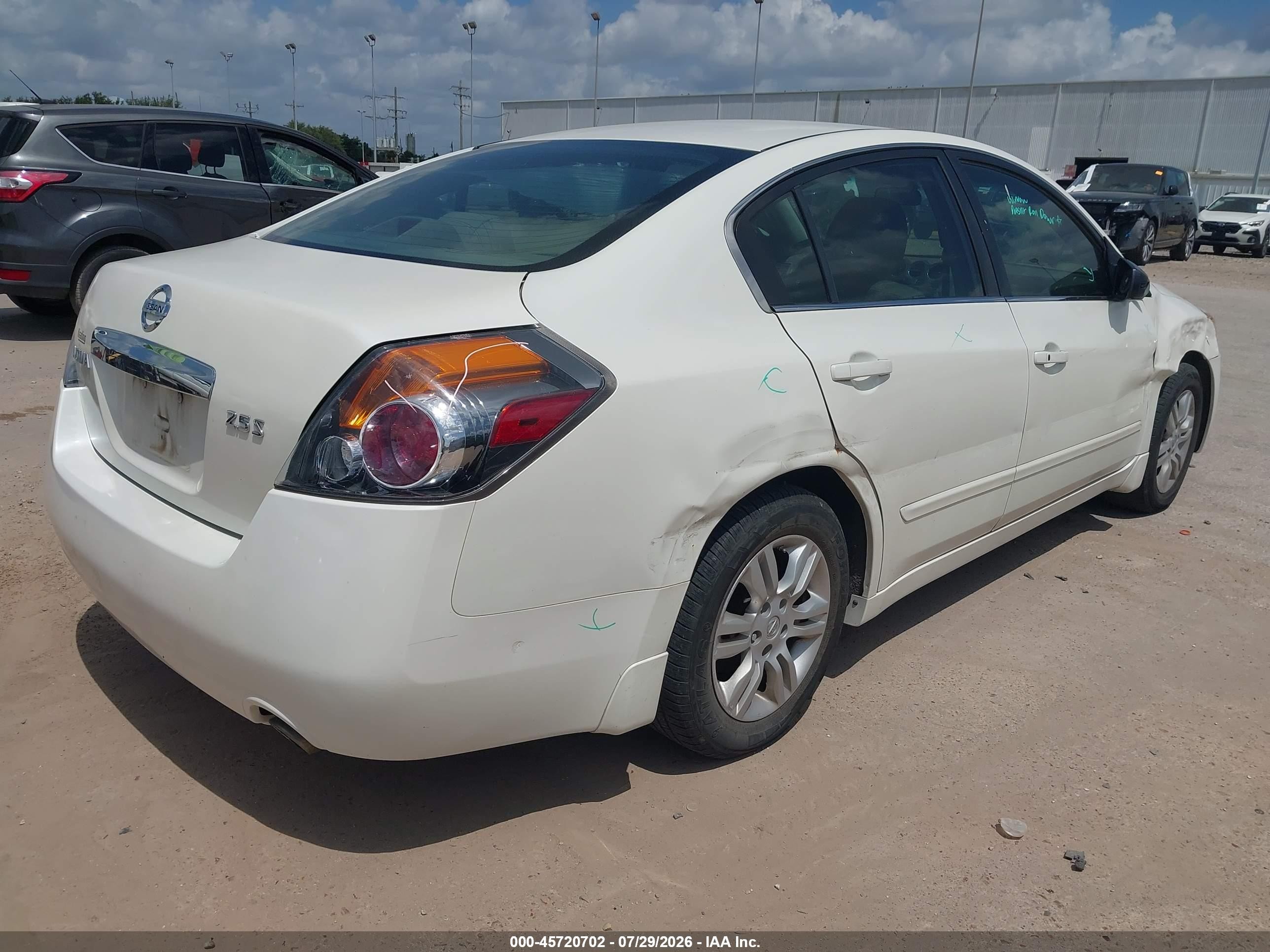 2010 Nissan Altima 2.5 S White vin: 1N4AL2AP6AN456923