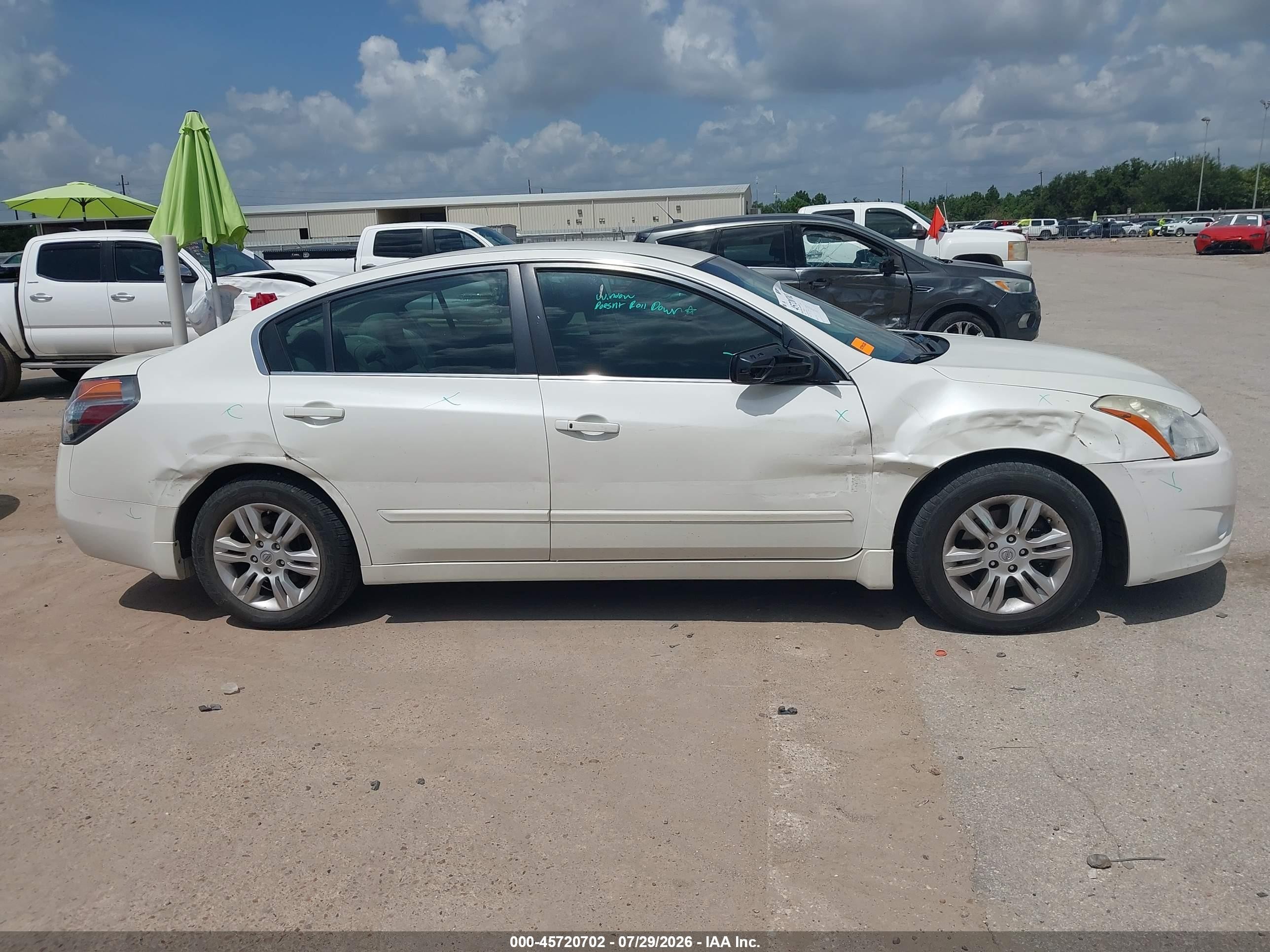 2010 Nissan Altima 2.5 S White vin: 1N4AL2AP6AN456923
