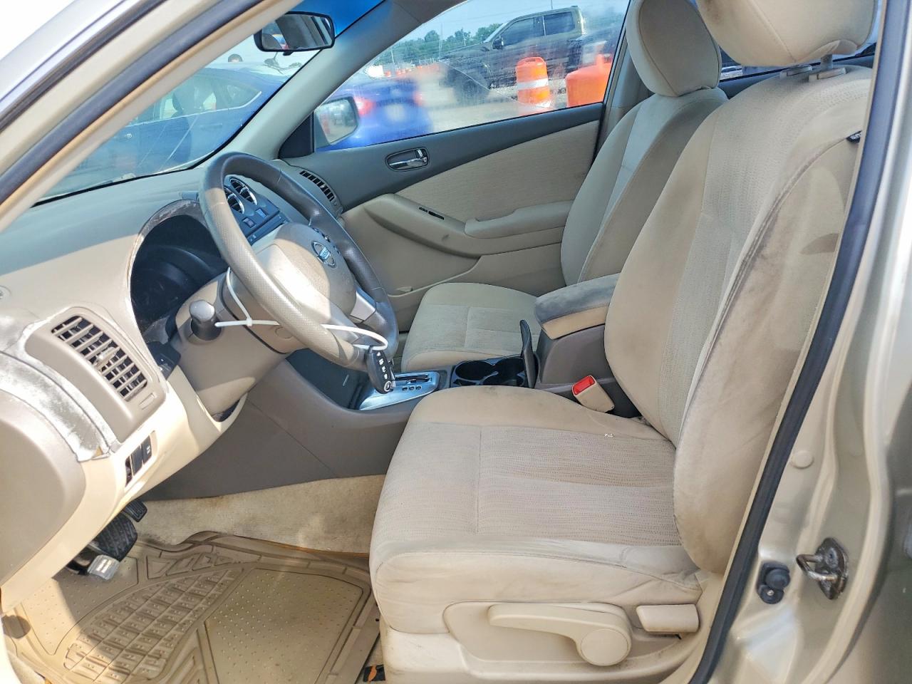 2010 Nissan Altima 2.5 Tan vin: 1N4AL2AP6AN519194