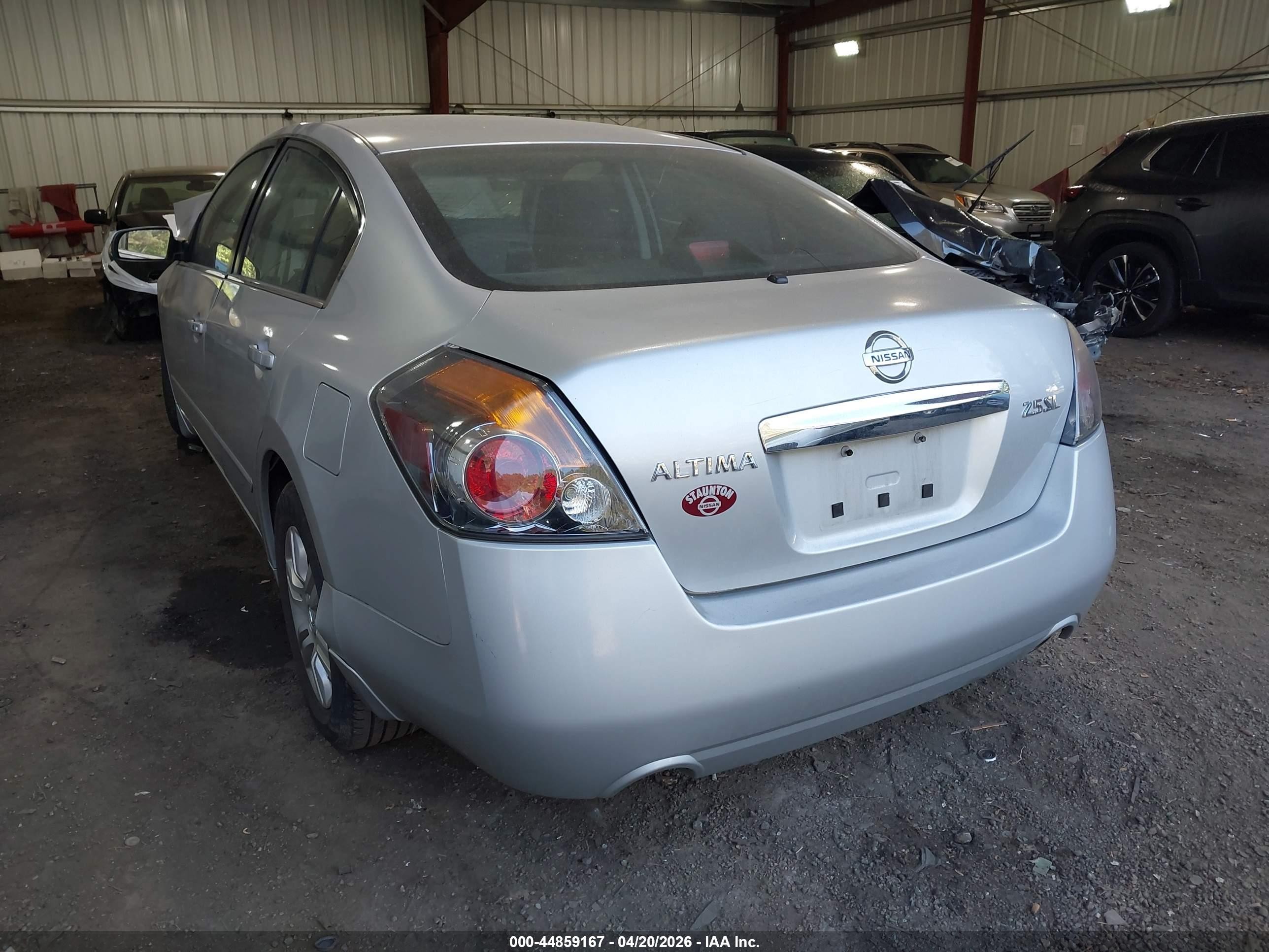 2011 Nissan Altima 2.5 S Серебряный vin: 1N4AL2AP6BC132352