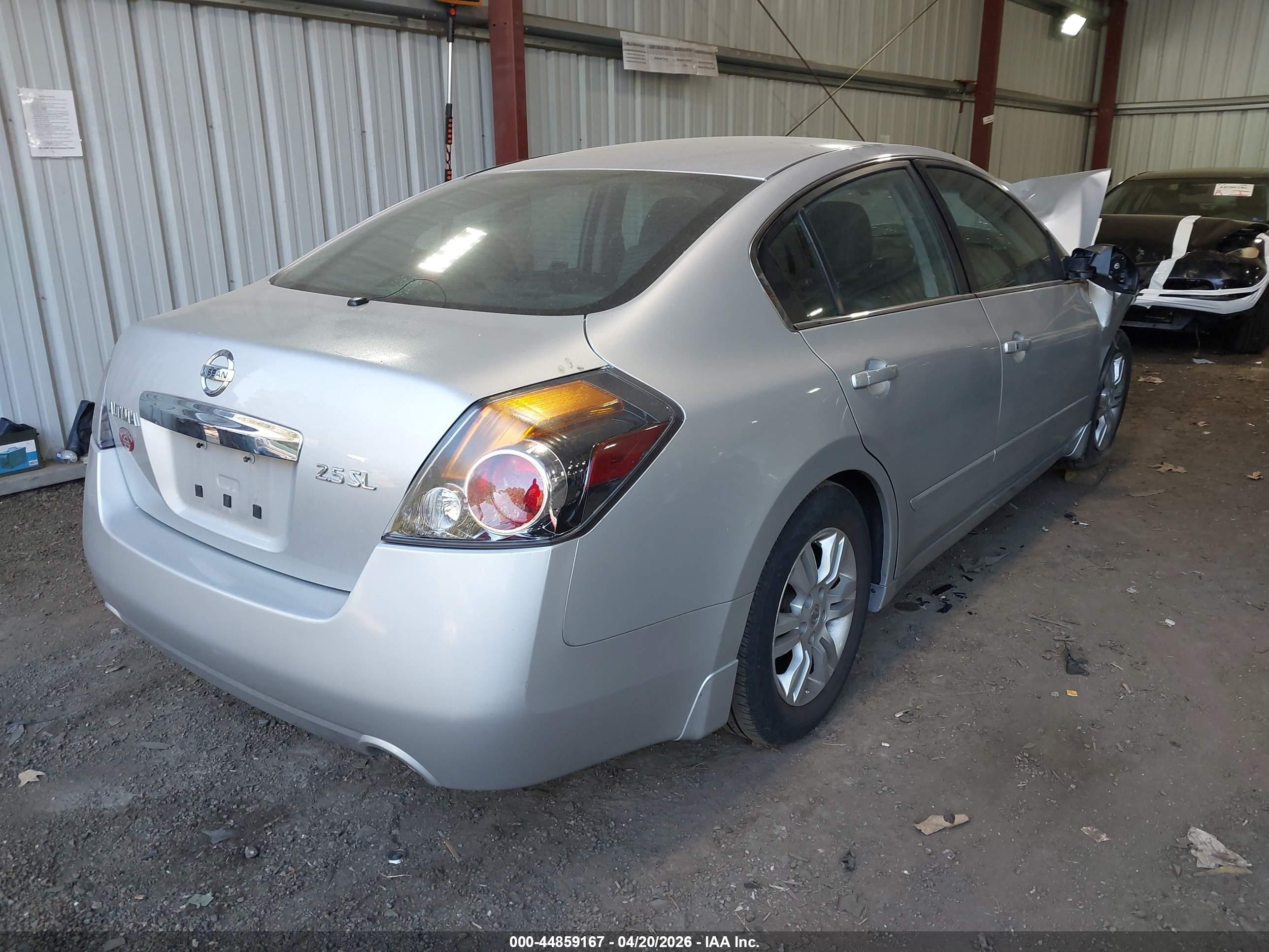 2011 Nissan Altima 2.5 S Серебряный vin: 1N4AL2AP6BC132352
