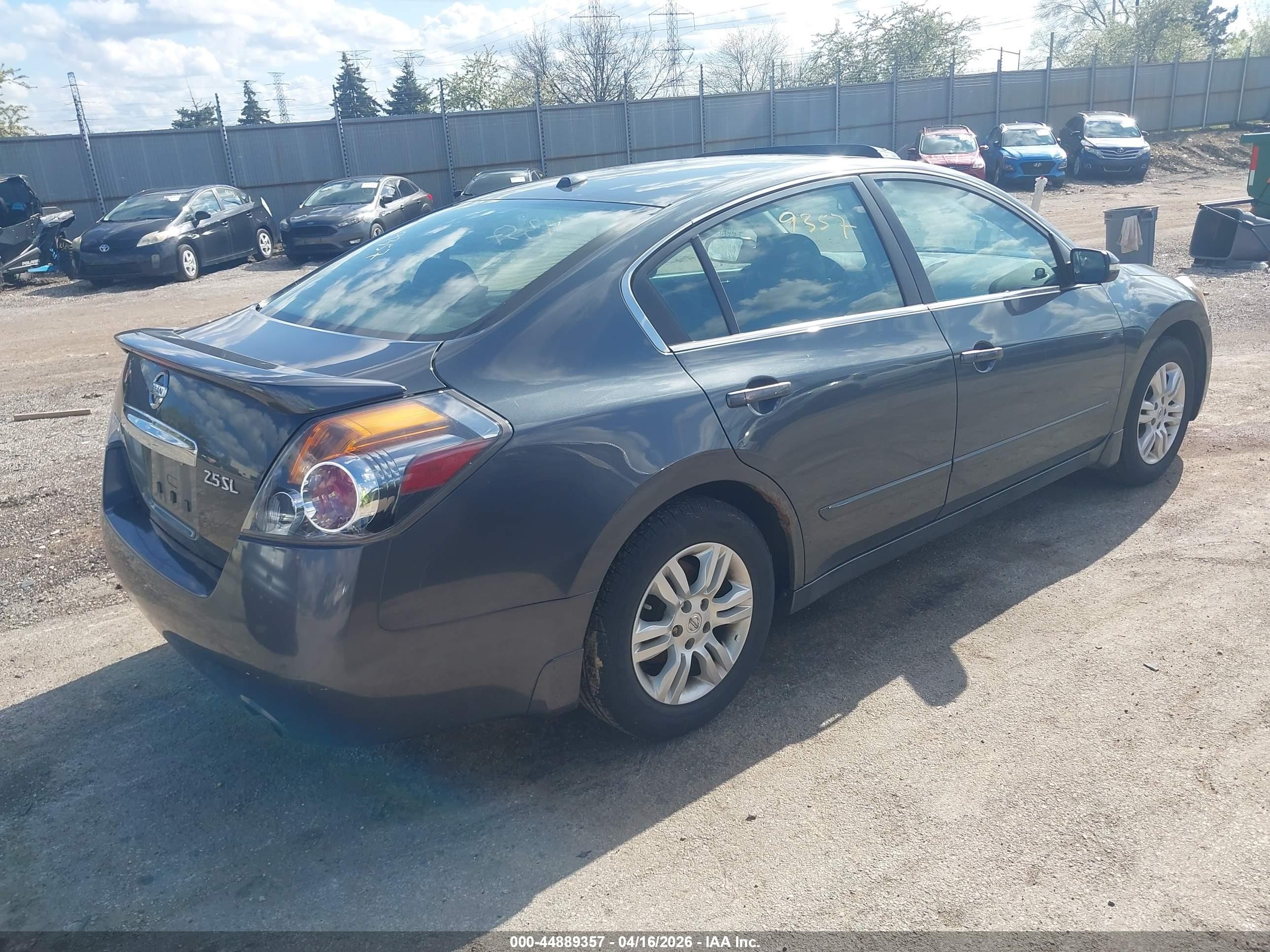 2011 Nissan Altima 2.5 S Серый vin: 1N4AL2AP6BN492404
