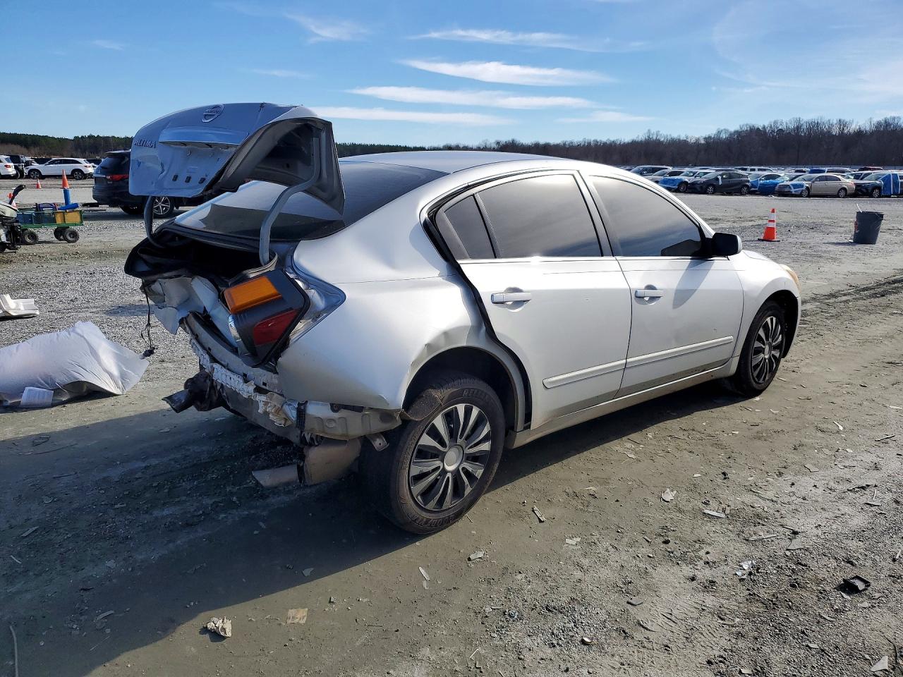 2011 Nissan Altima Base Silver vin: 1N4AL2AP6BN497425
