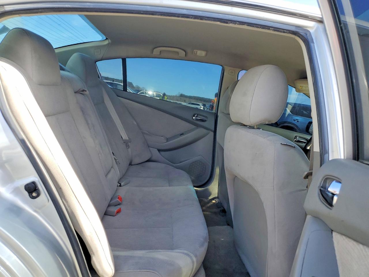 2011 Nissan Altima Base Silver vin: 1N4AL2AP6BN497425