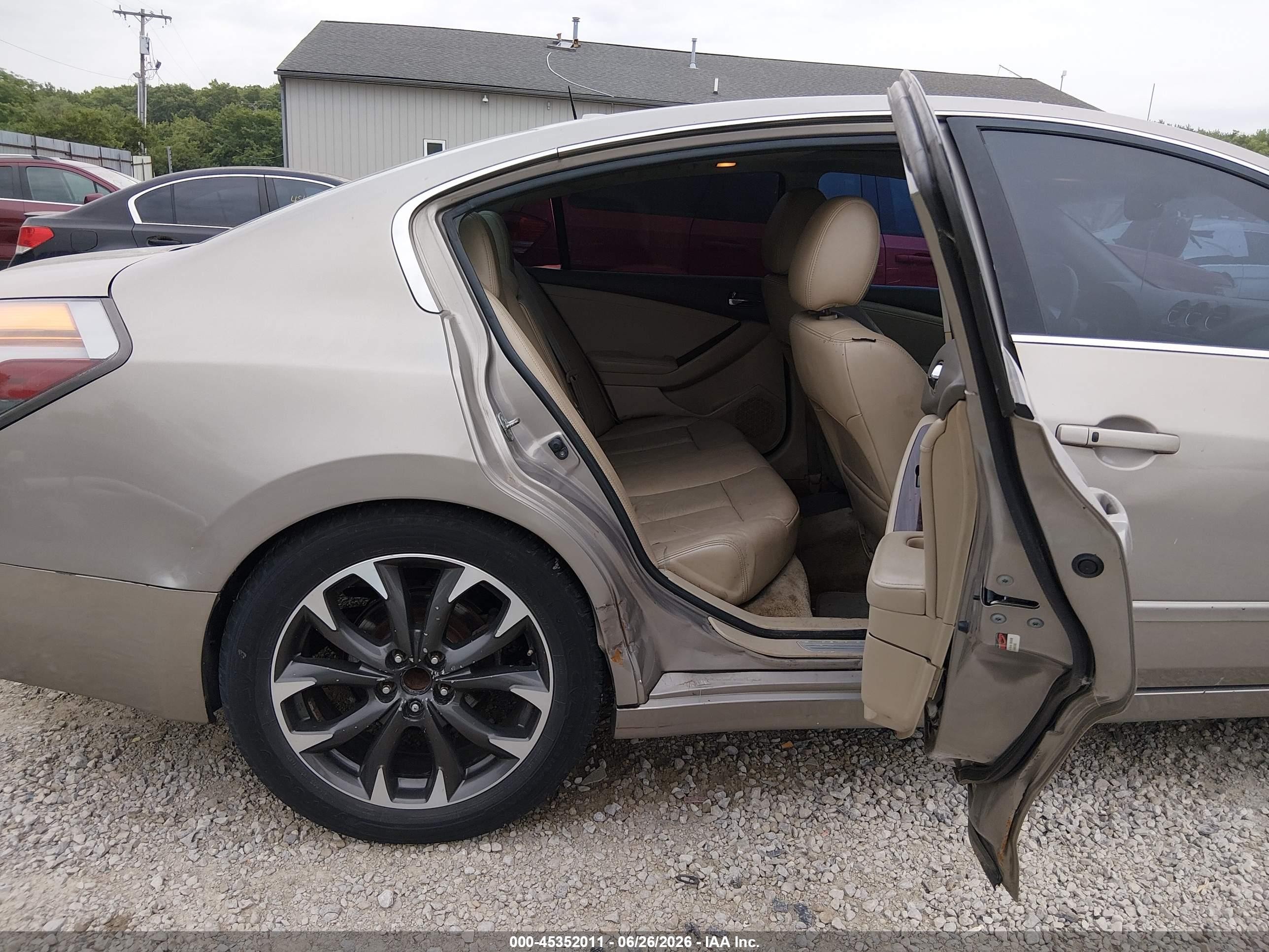 2012 Nissan Altima 2.5 S Beige vin: 1N4AL2AP6CN419972