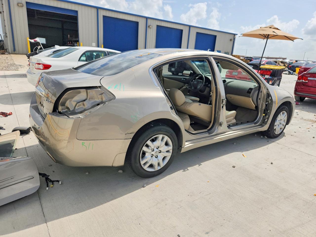 2012 Nissan Altima Base Beige vin: 1N4AL2AP6CN563294