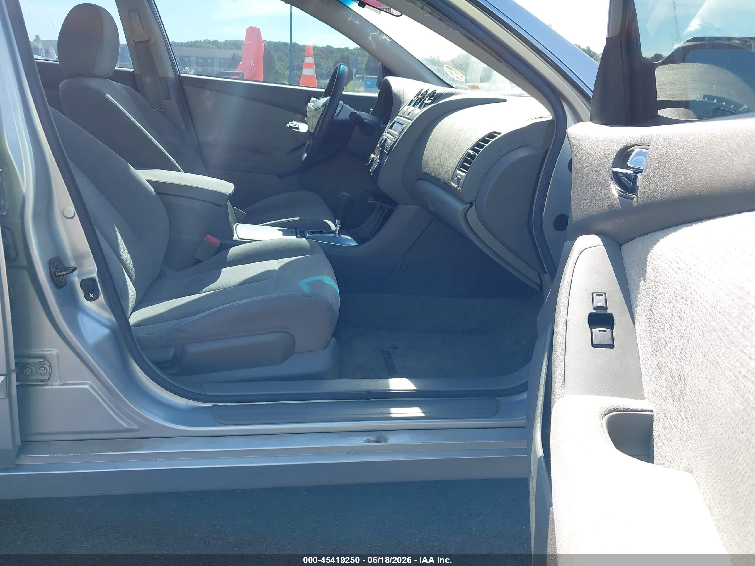 2010 Nissan Altima 2.5 Silver vin: 1N4AL2AP7AC186855