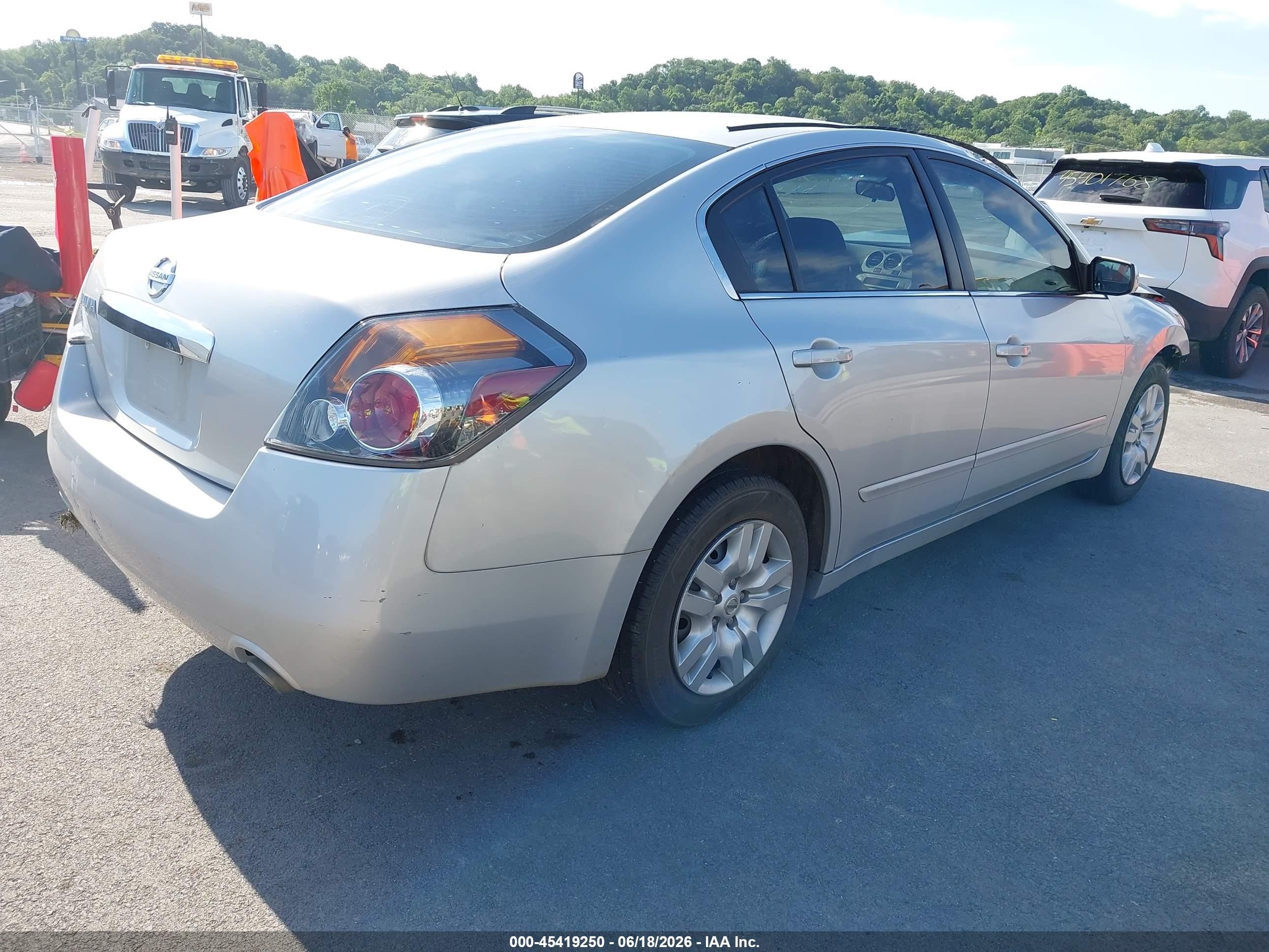 2010 Nissan Altima 2.5 Silver vin: 1N4AL2AP7AC186855
