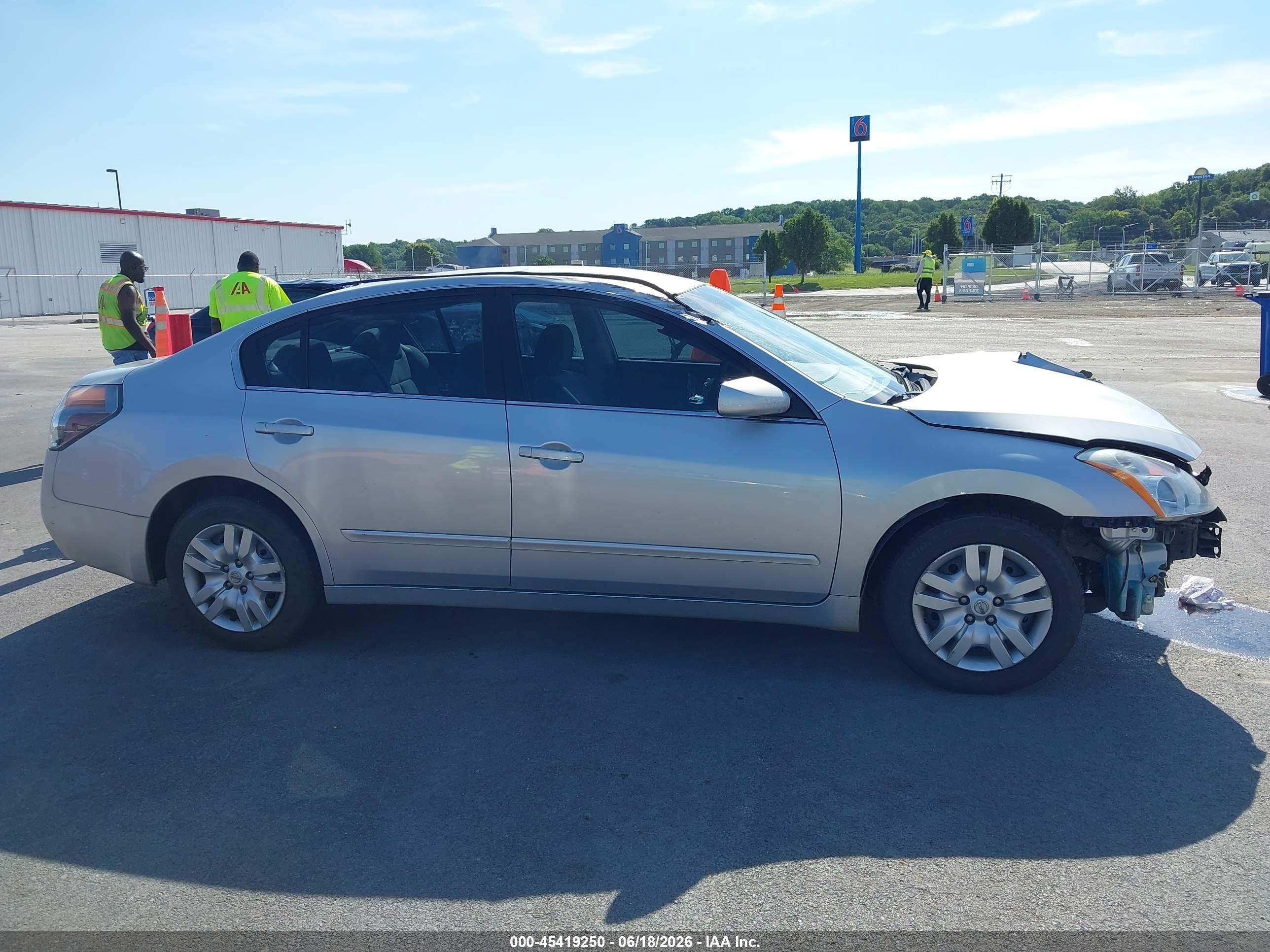 2010 Nissan Altima 2.5 Silver vin: 1N4AL2AP7AC186855
