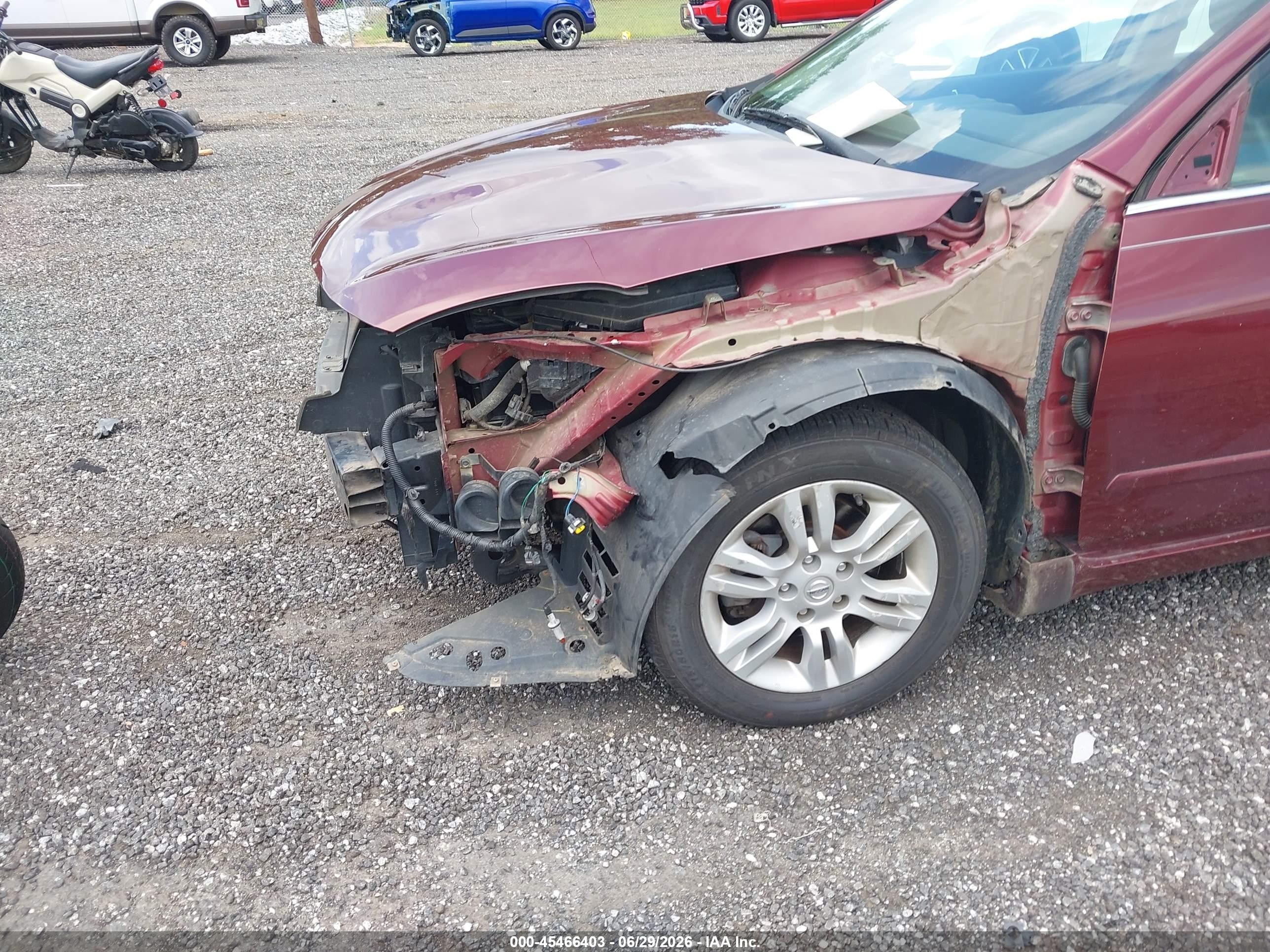 2010 Nissan Altima 2.5 S Red vin: 1N4AL2AP7AN445784