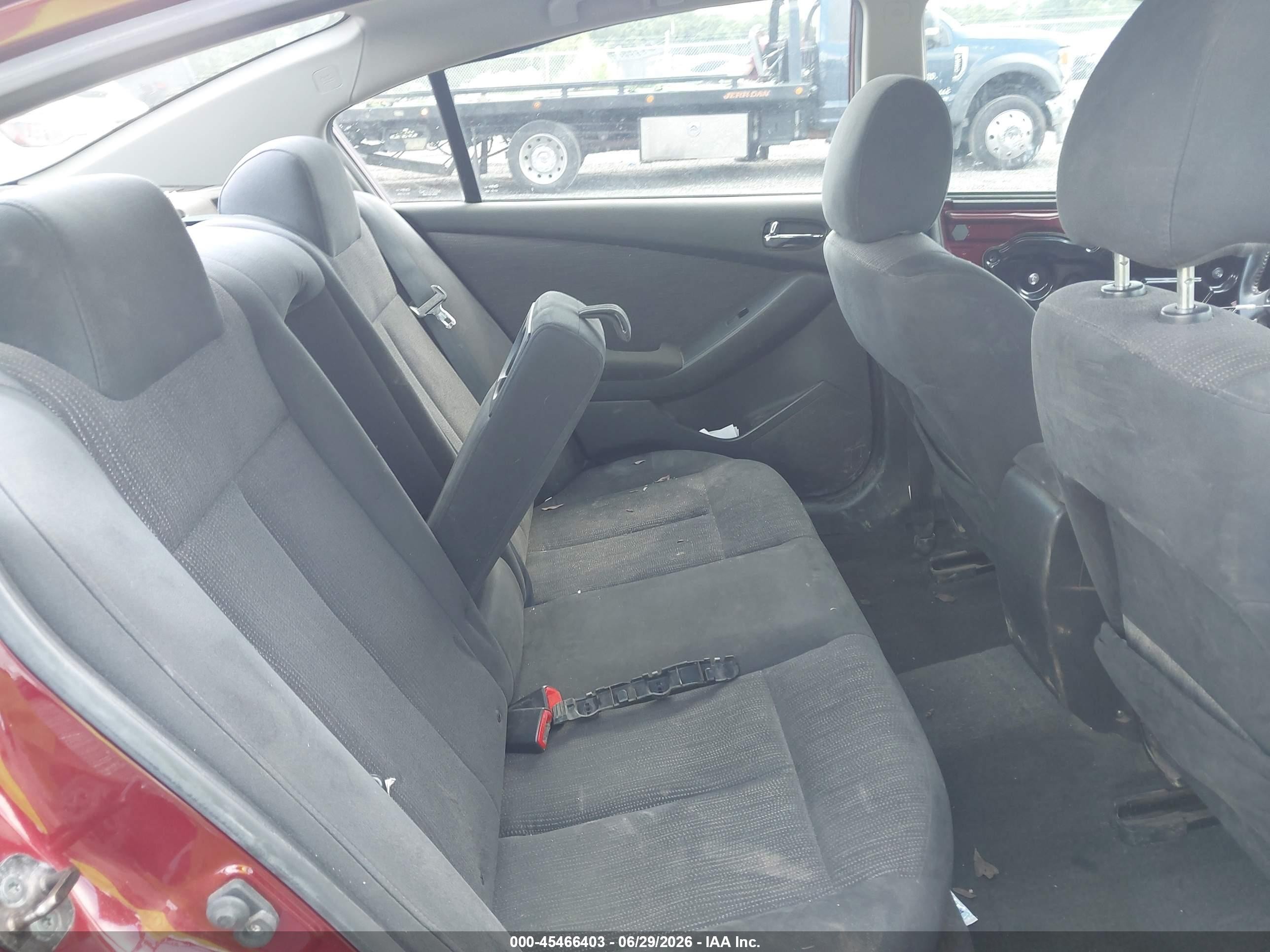 2010 Nissan Altima 2.5 S Red vin: 1N4AL2AP7AN445784
