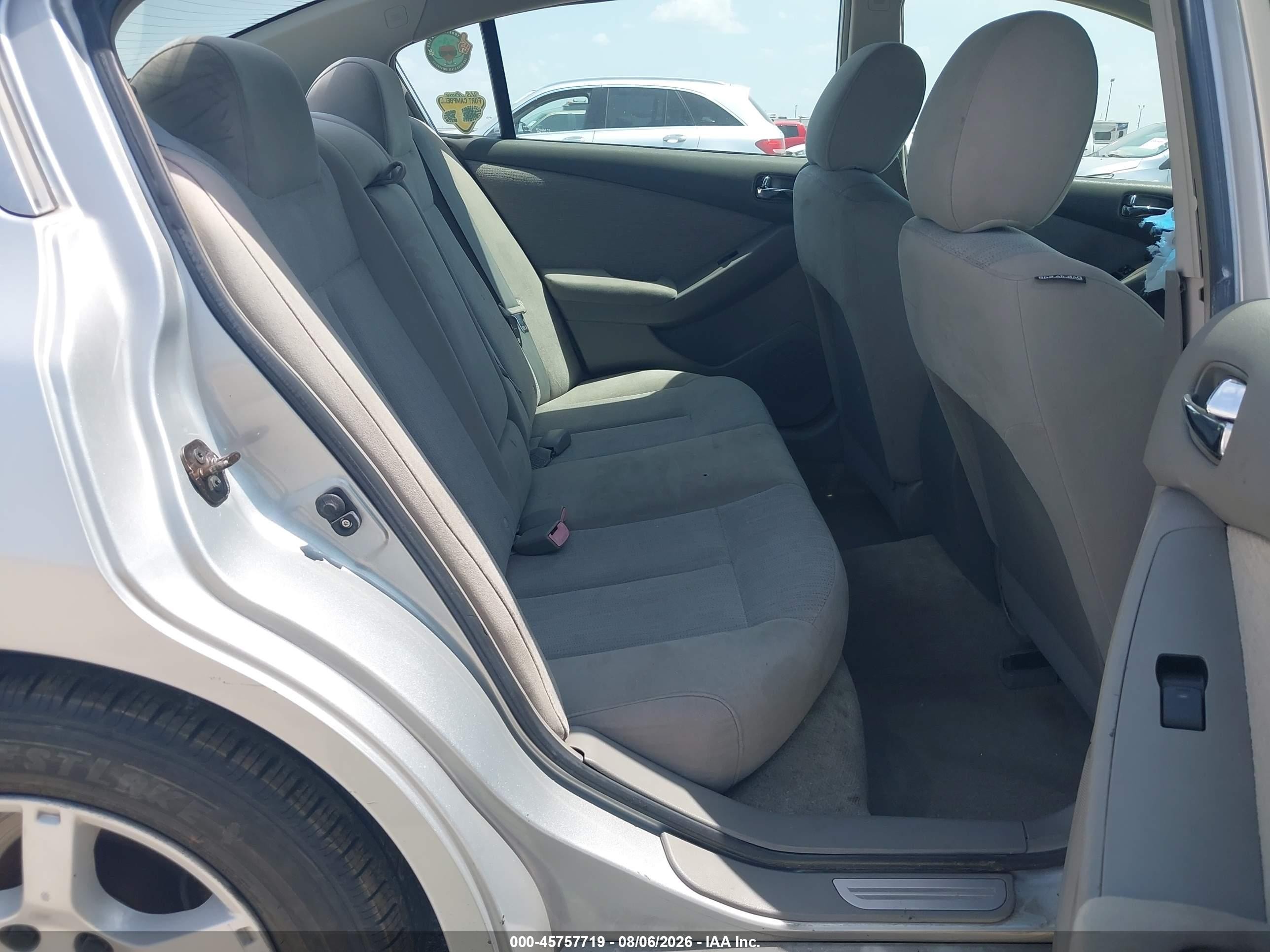 2010 Nissan Altima 2.5 Silver vin: 1N4AL2AP7AN548316