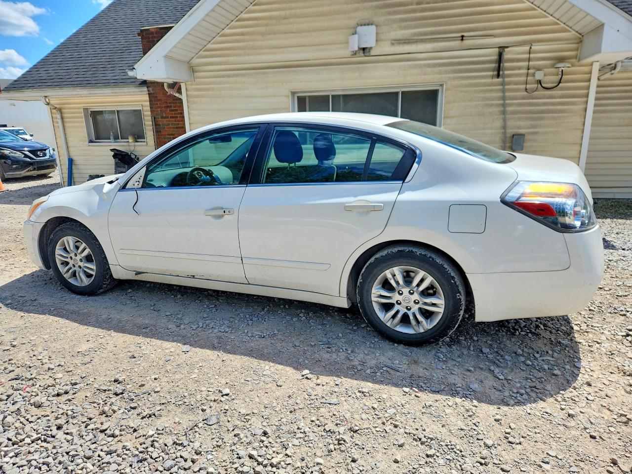 2011 Nissan Altima 2.5 White vin: 1N4AL2AP7BC147250