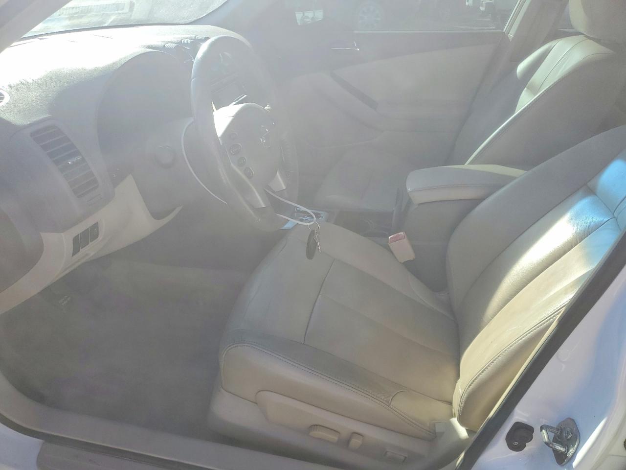 2011 Nissan Altima Base White vin: 1N4AL2AP7BN429988