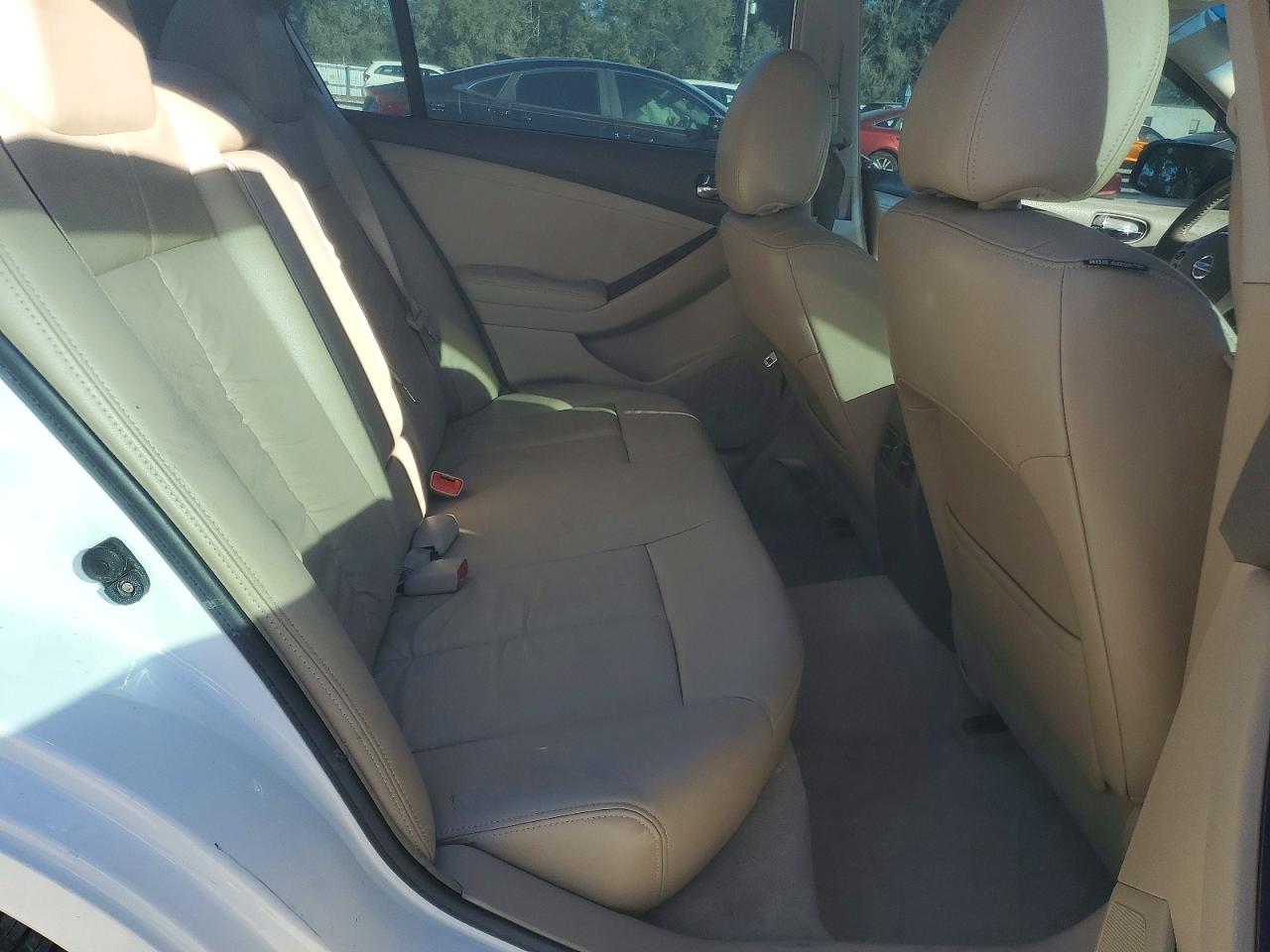 2011 Nissan Altima Base White vin: 1N4AL2AP7BN429988
