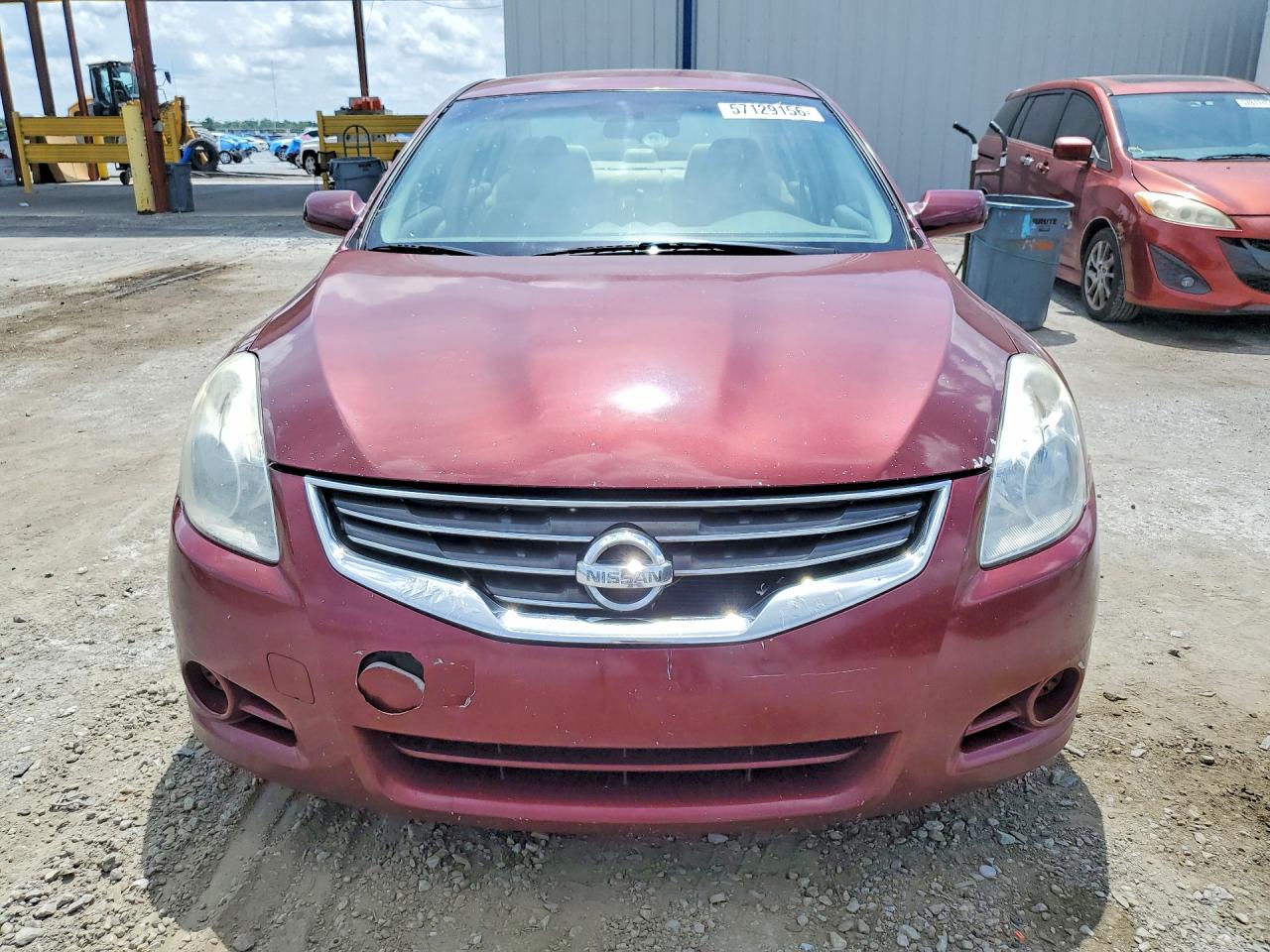 2011 Nissan Altima 2.5 Red vin: 1N4AL2AP7BN433541