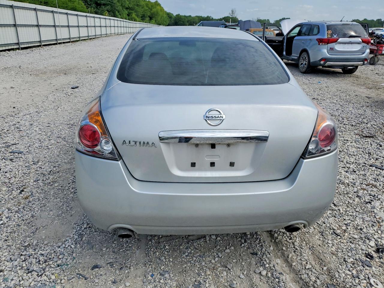 2011 Nissan Altima 2.5 Silver vin: 1N4AL2AP7BN452977
