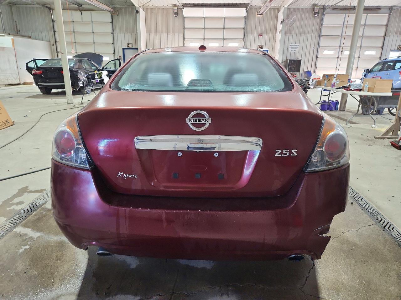 2011 Nissan Altima 2.5 Red vin: 1N4AL2AP7BN487535