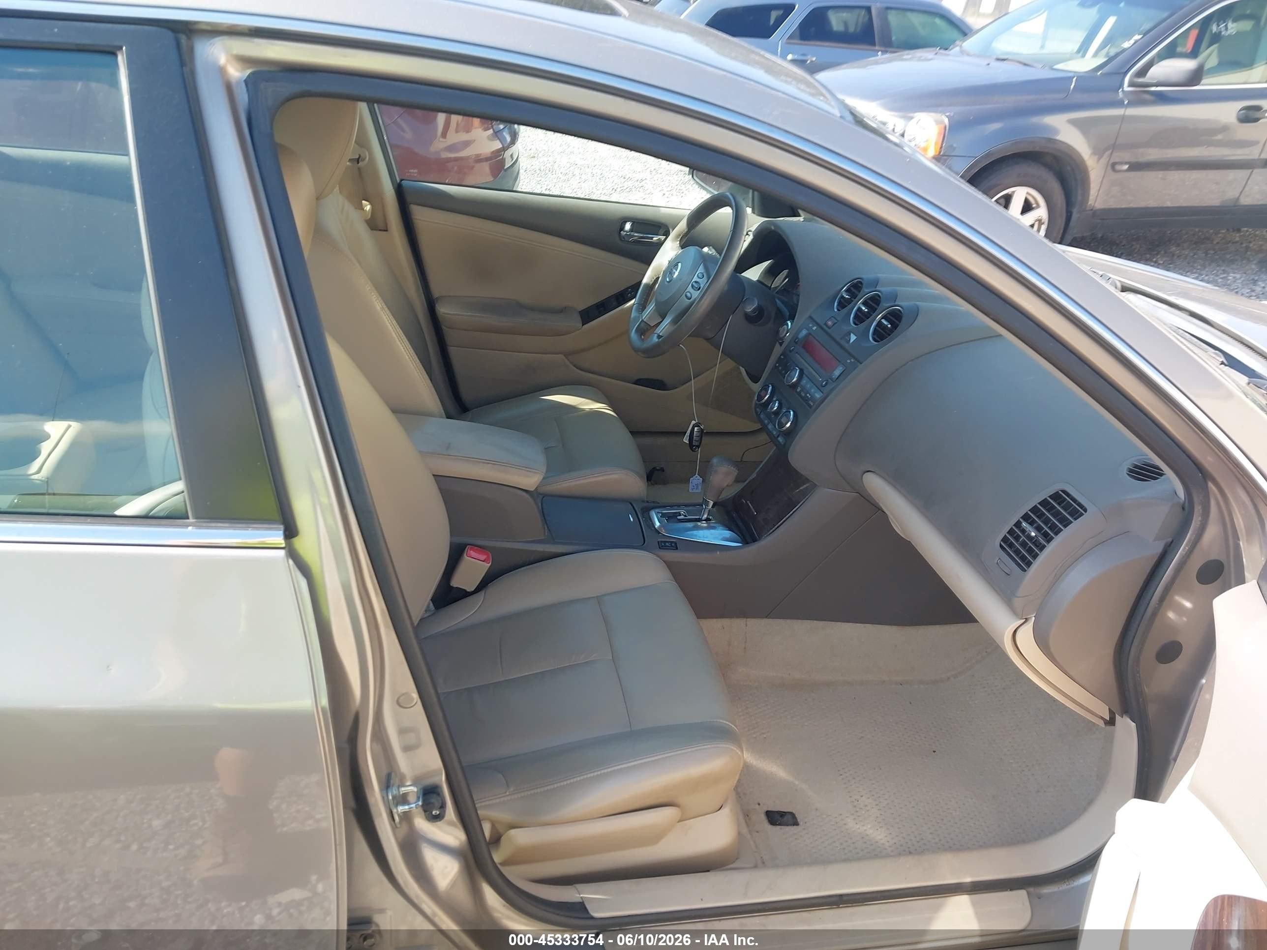 2011 Nissan Altima 2.5 S Cream vin: 1N4AL2AP7BN488474