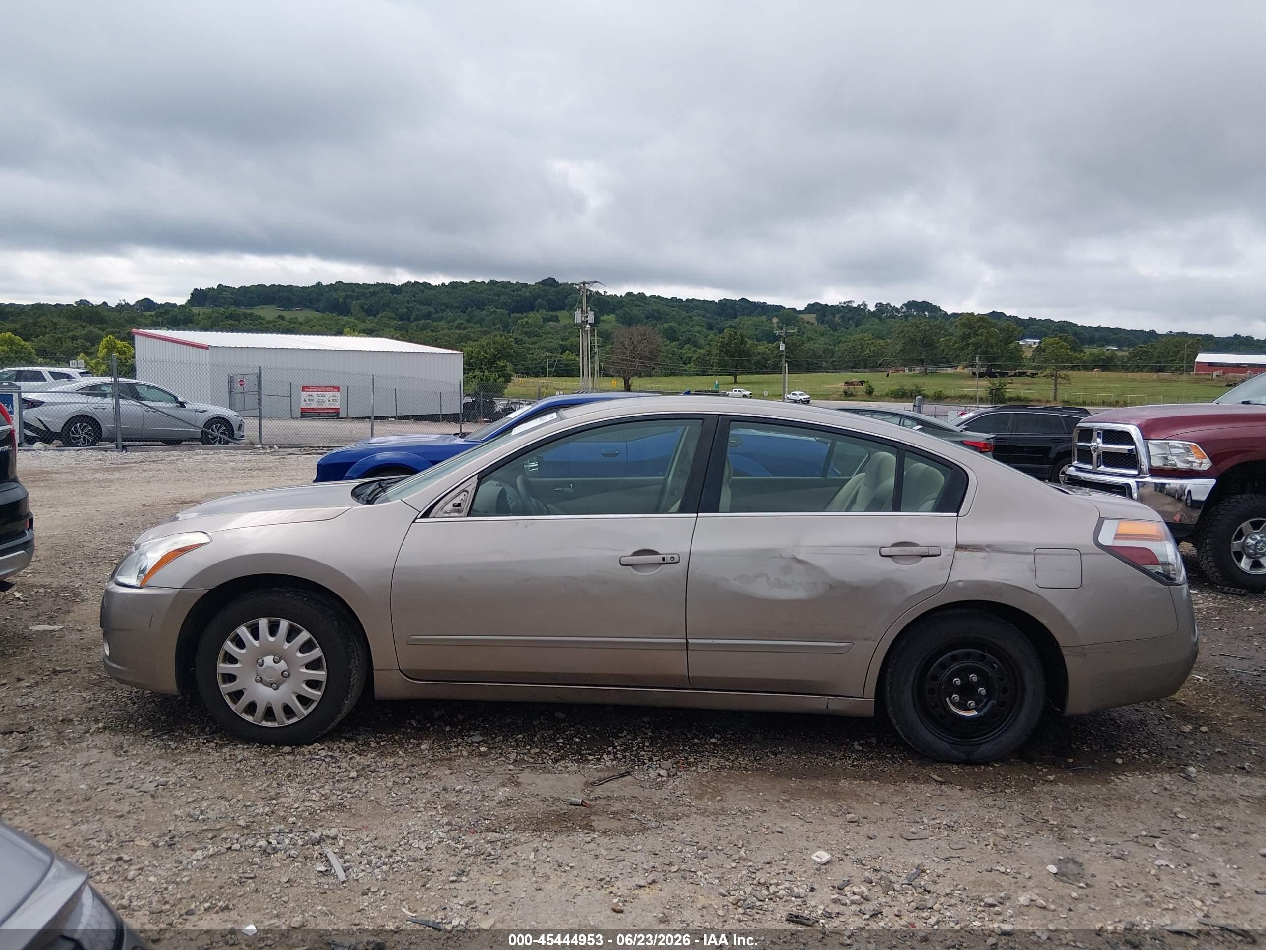 2012 Nissan Altima 2.5 S Beige vin: 1N4AL2AP7CC211076
