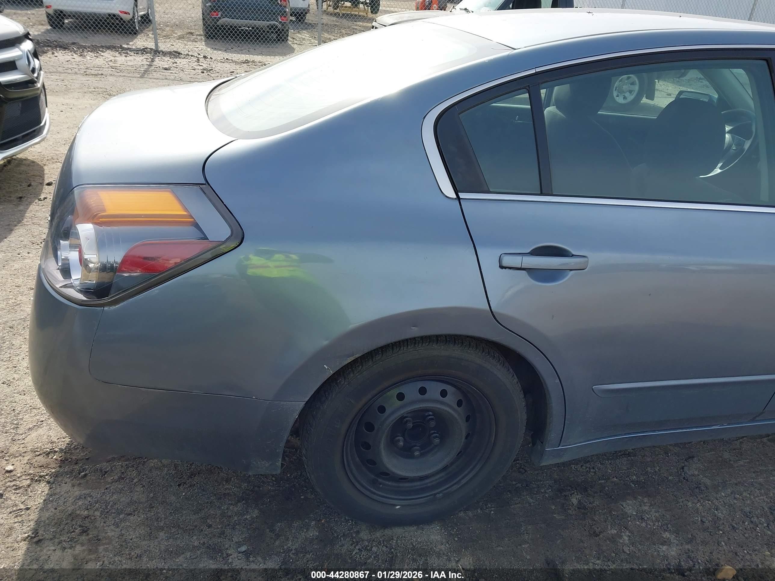 2012 Nissan Altima 2.5 S Silver vin: 1N4AL2AP7CN420130