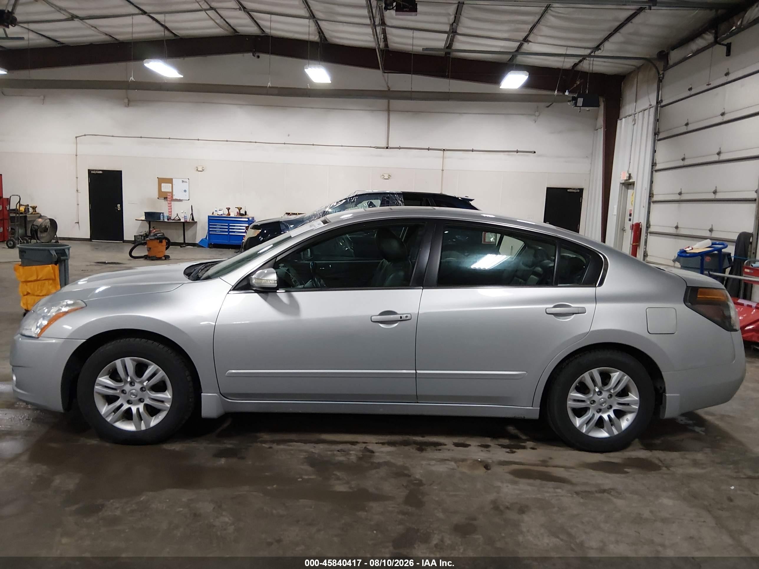 2010 Nissan Altima 2.5 S Silver vin: 1N4AL2AP8AC165500
