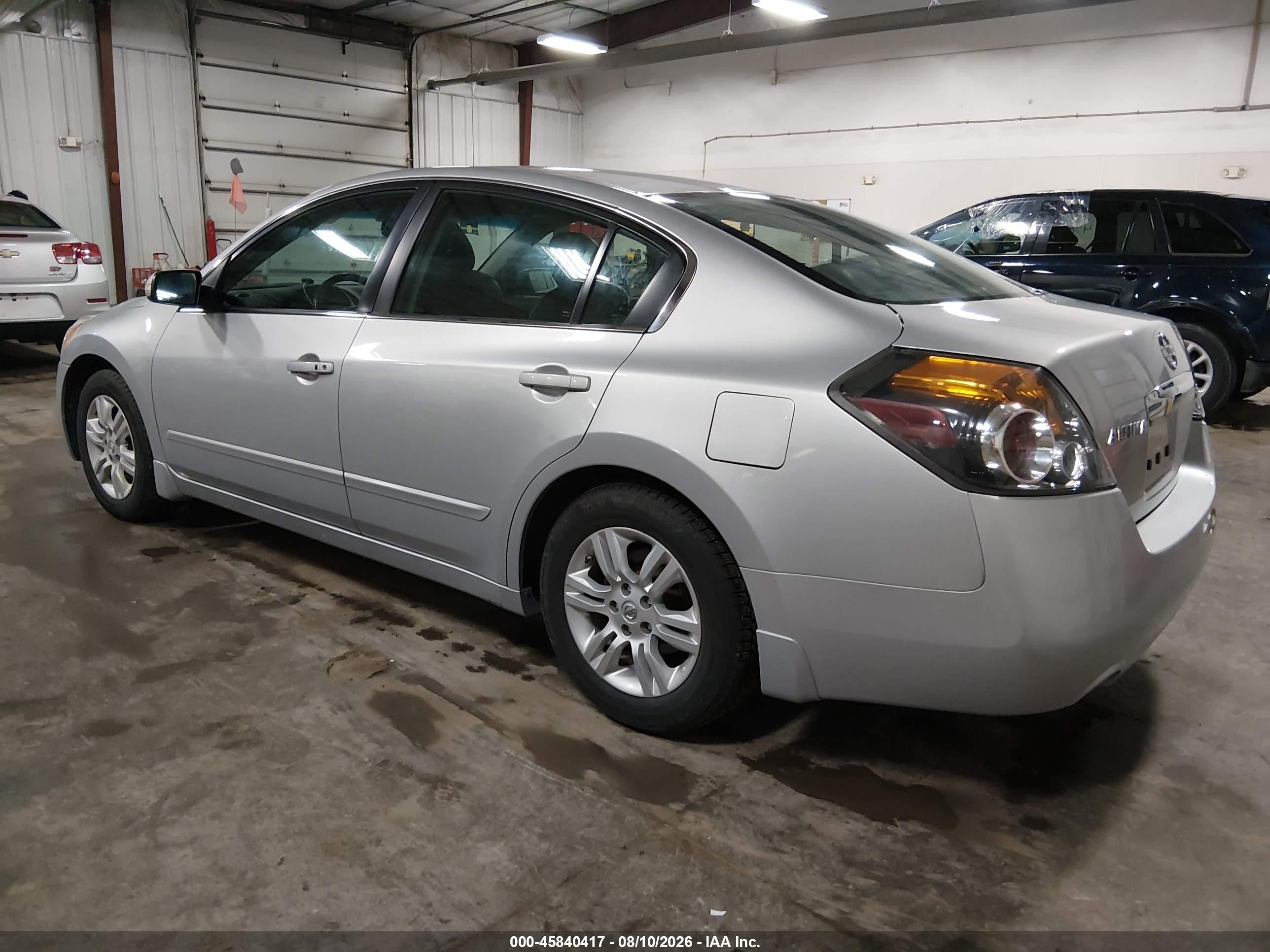 2010 Nissan Altima 2.5 S Silver vin: 1N4AL2AP8AC165500
