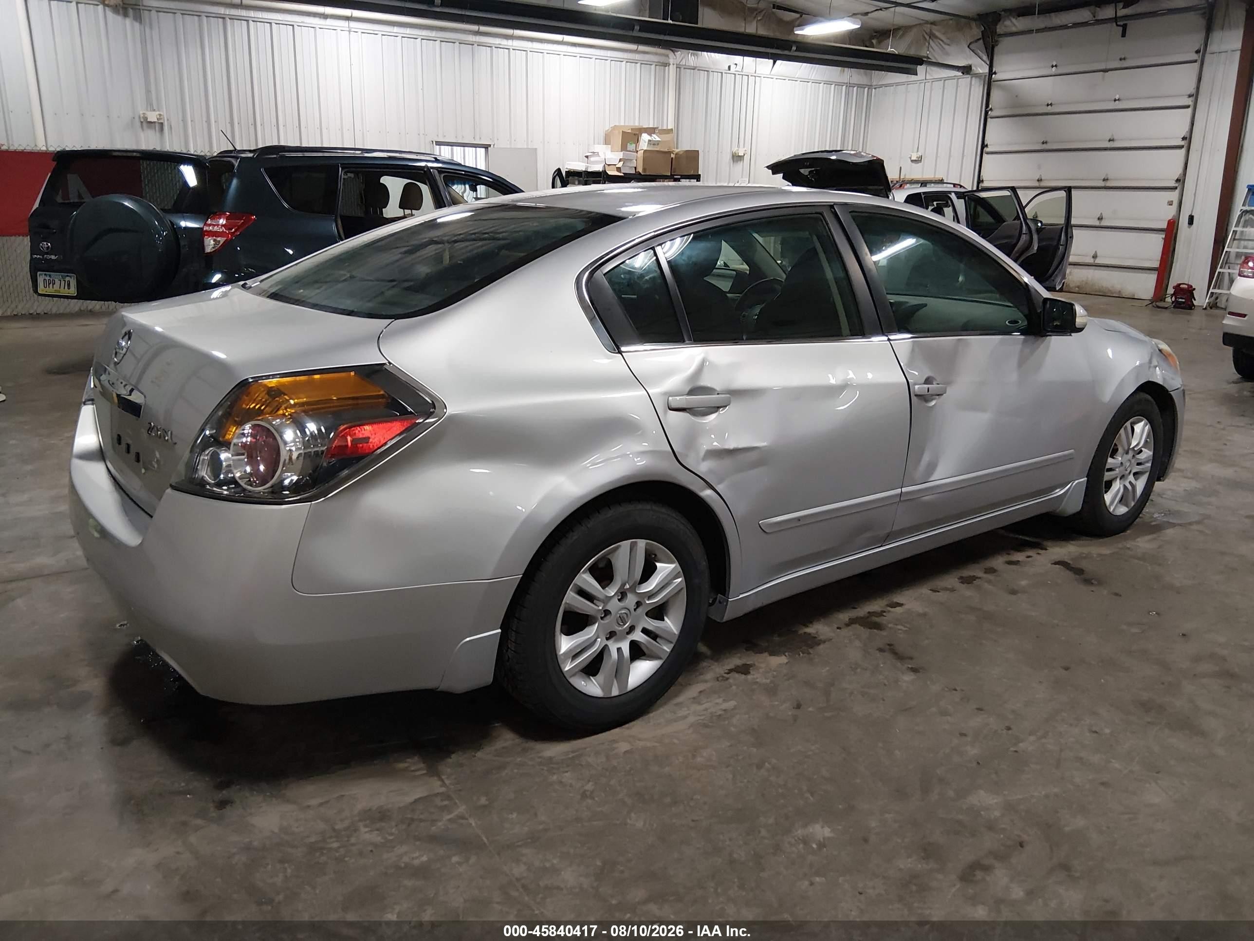 2010 Nissan Altima 2.5 S Silver vin: 1N4AL2AP8AC165500