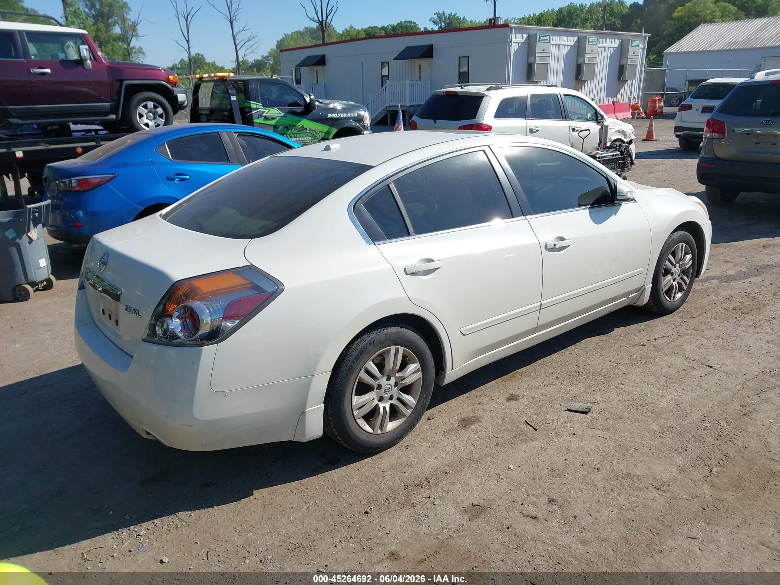 2010 Nissan Altima 2.5 S White vin: 1N4AL2AP8AC176321